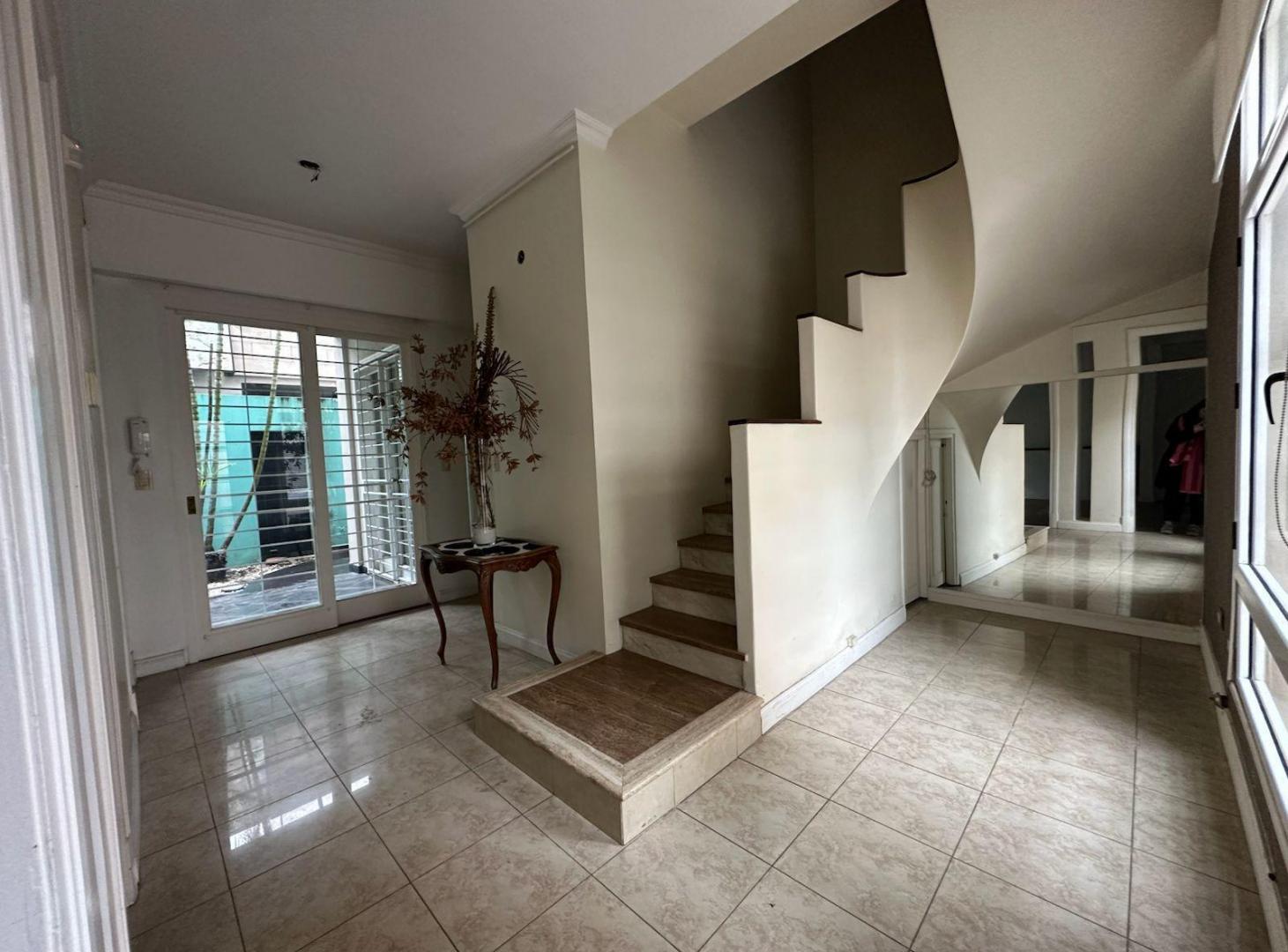 Foto de Venta casa con cochera - Barrio Sur, imagen 4