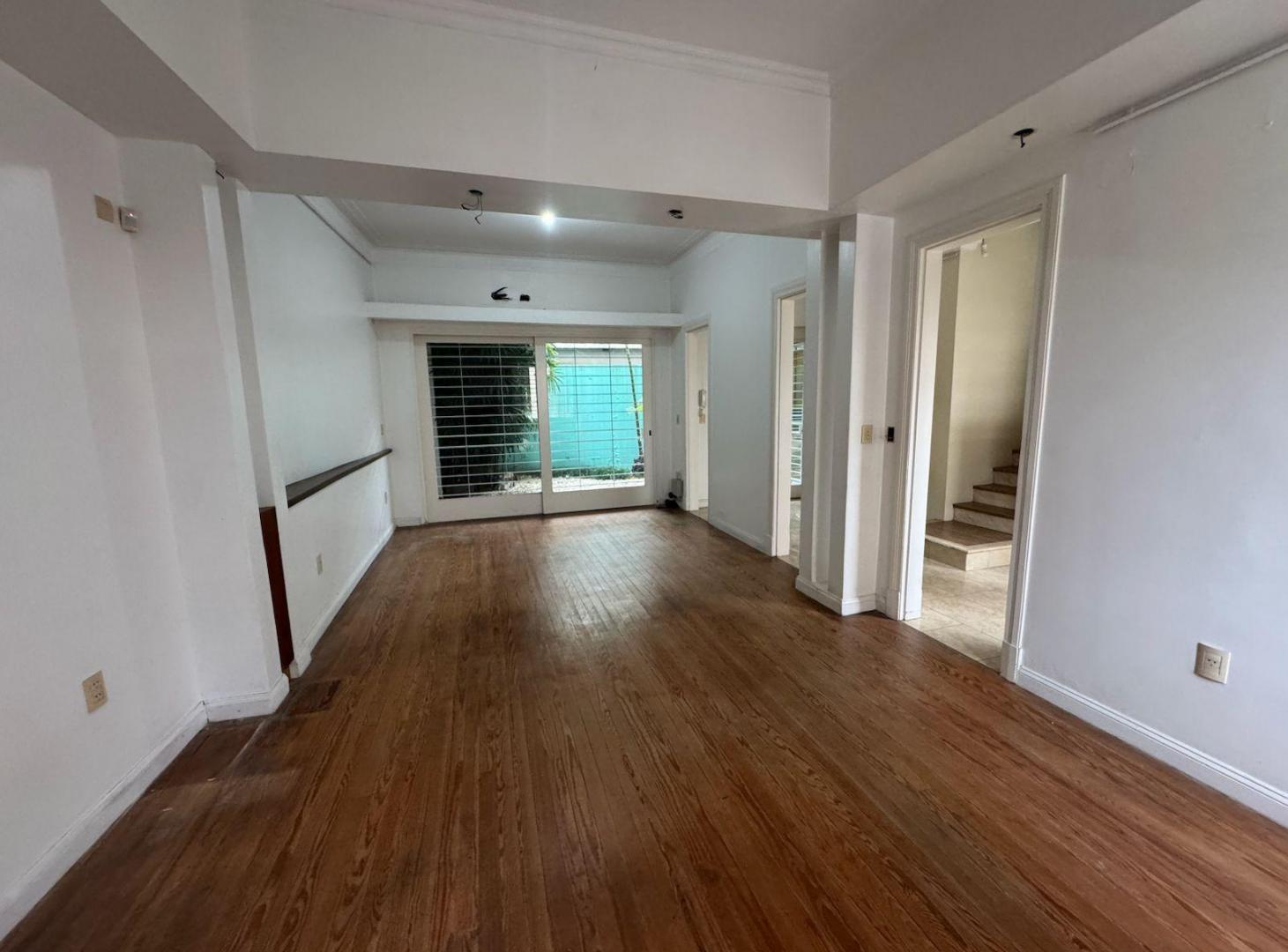 Foto de Venta casa con cochera - Barrio Sur, imagen 2