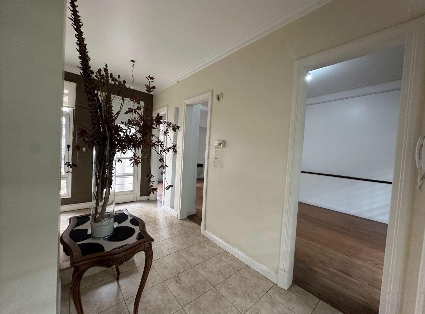 Foto de Venta casa con cochera - Barrio Sur, imagen 5