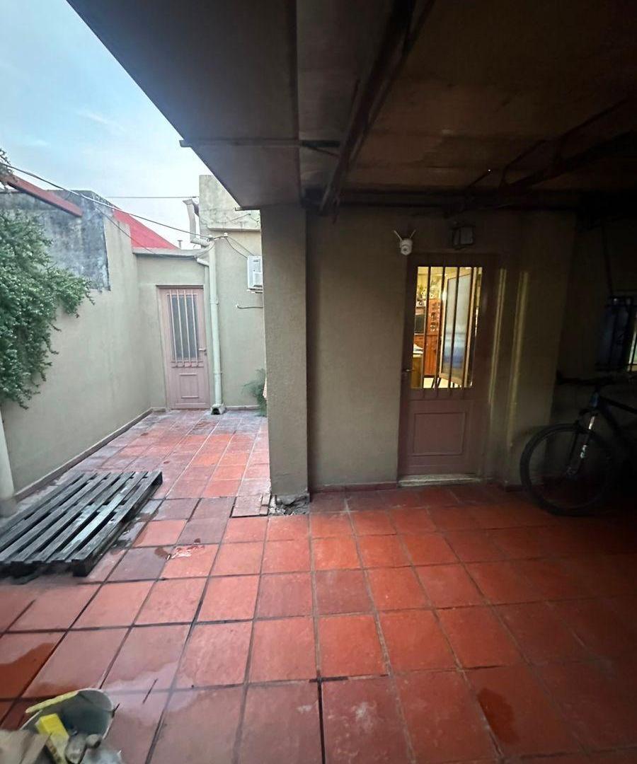 Foto de Venta Casa de 3 dormitorios con local comercial y cochera, imagen 4