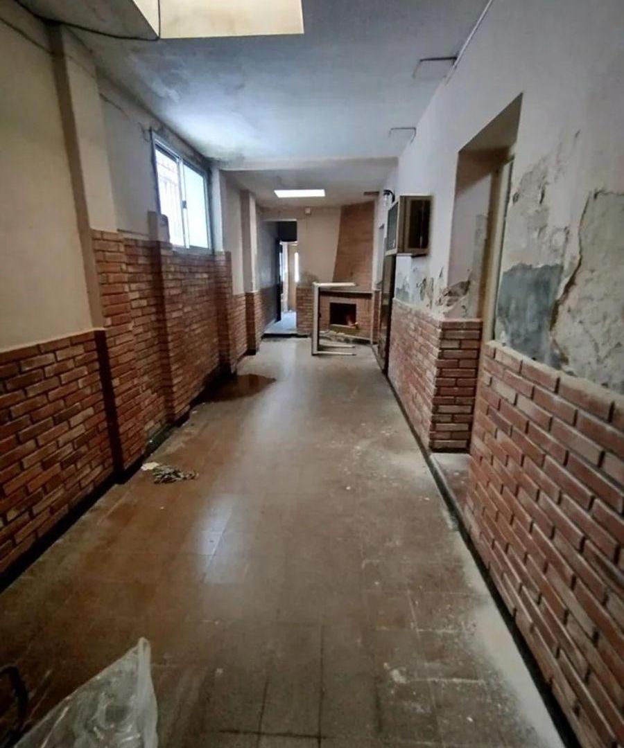 Foto de Venta de PH a refaccionar de 3 dormitorios y patio en pleno Recoleta, imagen 2