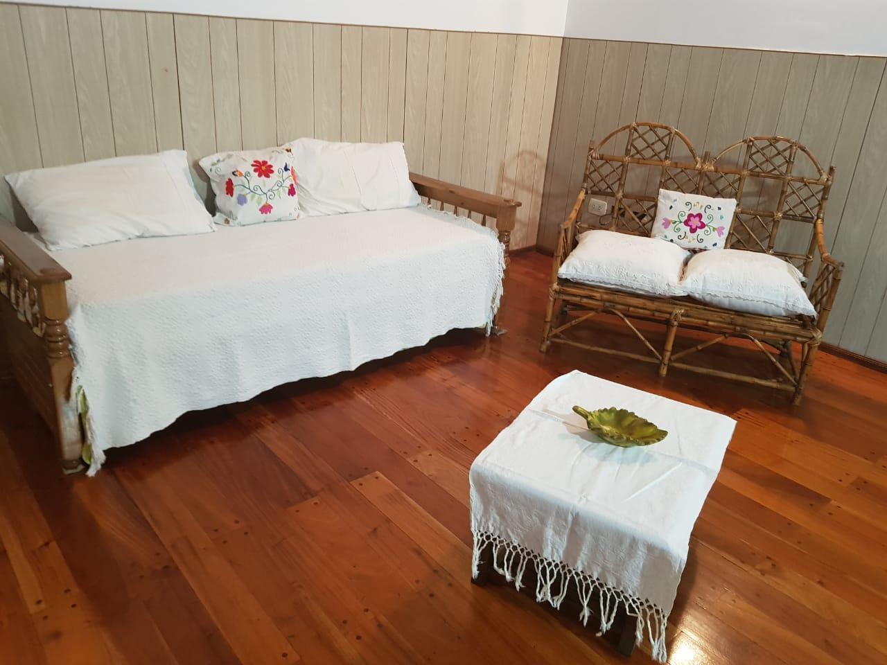 VENTA CASA 4 AMB LOCAL