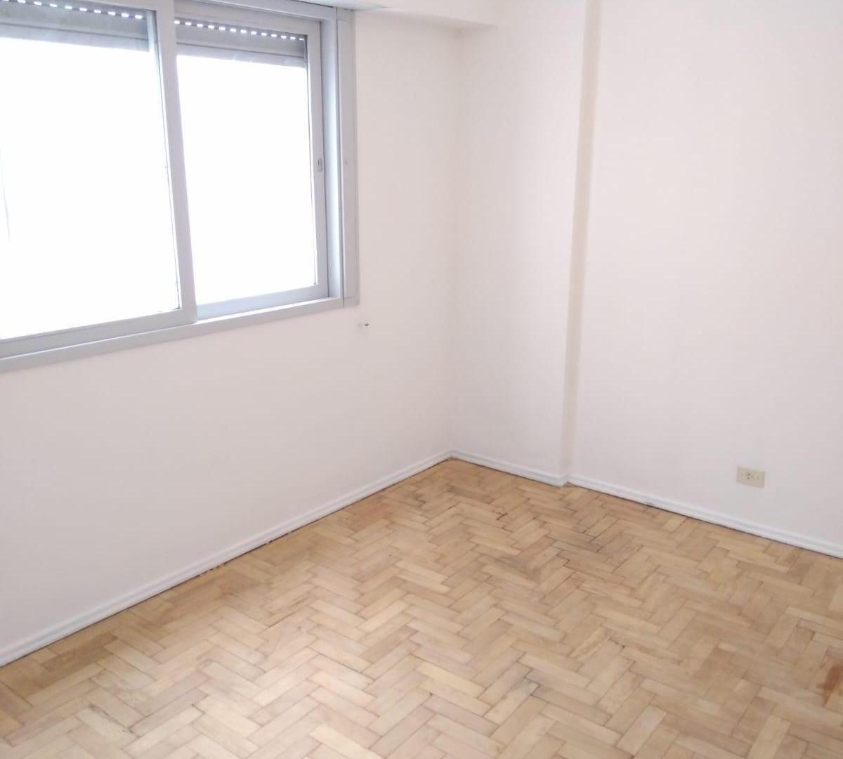 Foto de Departamento de 3 ambientes en venta en Flores, imagen 3