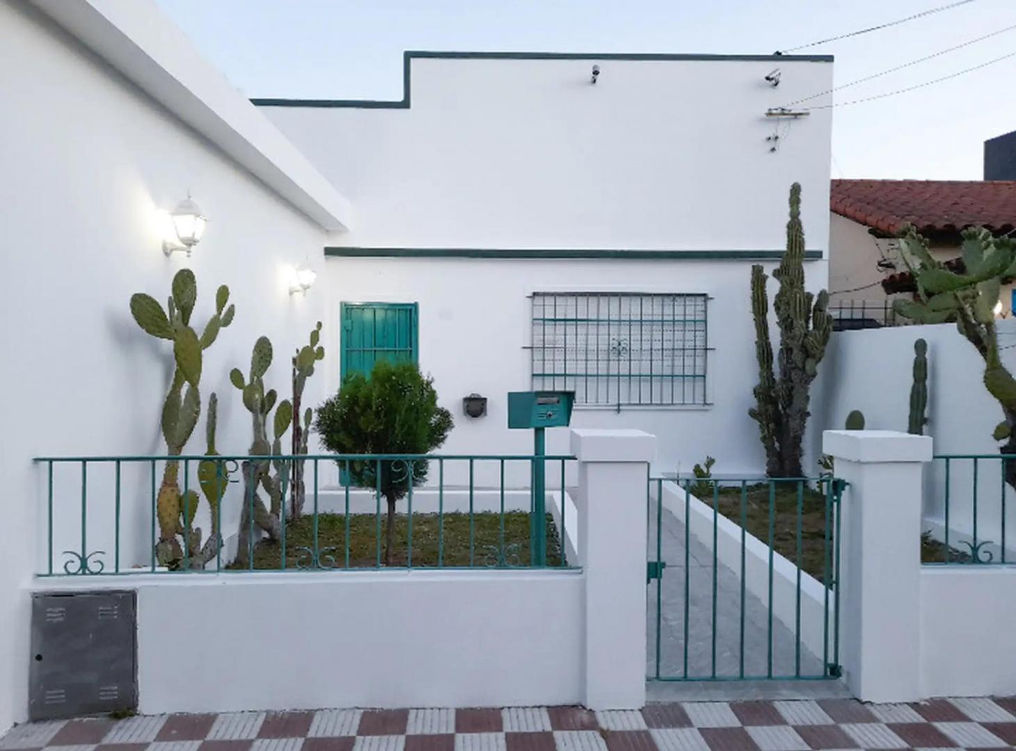 CASA CON FONDO LIBRE EN VENTA