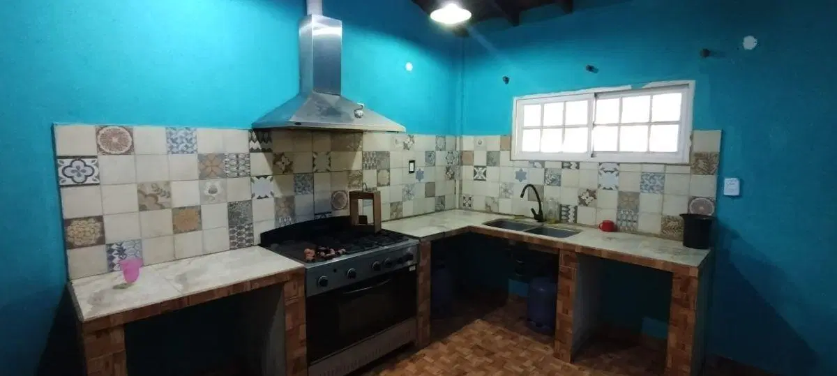 ALQUILER AMPLIA CASA DE 2 DORMITORIOS CON PATIO Y ENTRADA PARA VEHÍCULO EN SAN VICENTE 4