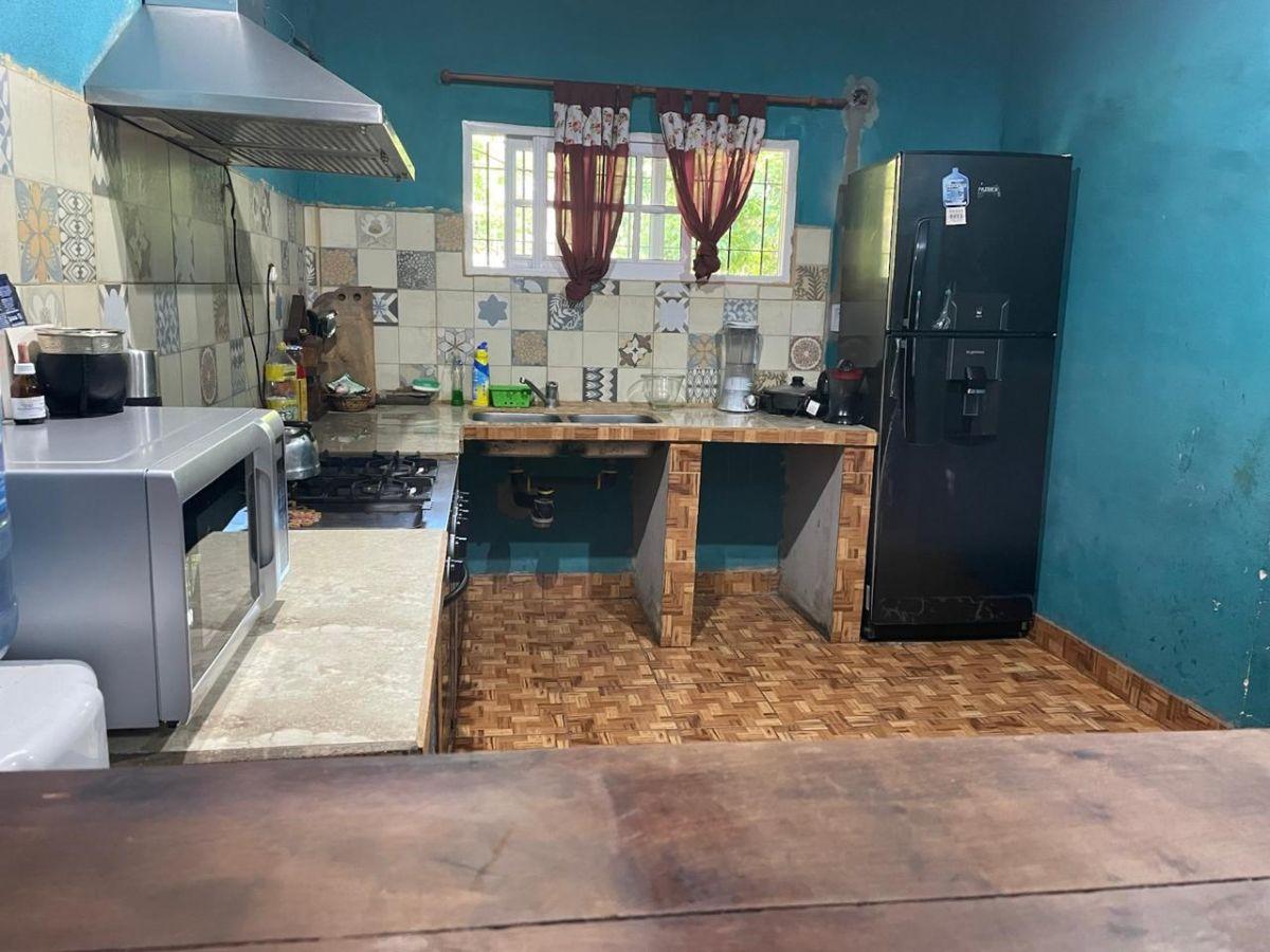 Foto de ALQUILER AMPLIA CASA DE 2 DORMITORIOS CON PATIO Y ENTRADA PARA VEHÍCULO EN SAN VICENTE, imagen 3