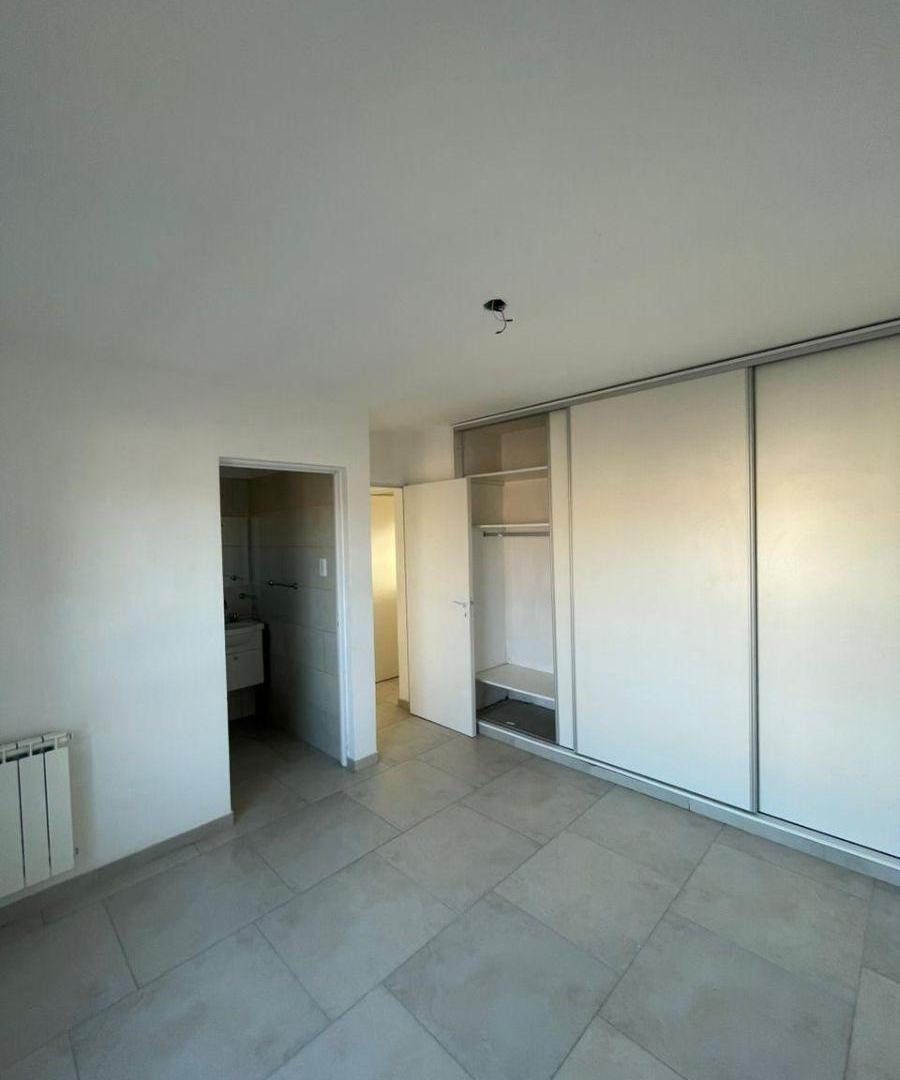Foto de DÚPLEX DE 4 AMBIENTES EN ALQUILER CON COCHERA, imagen 5