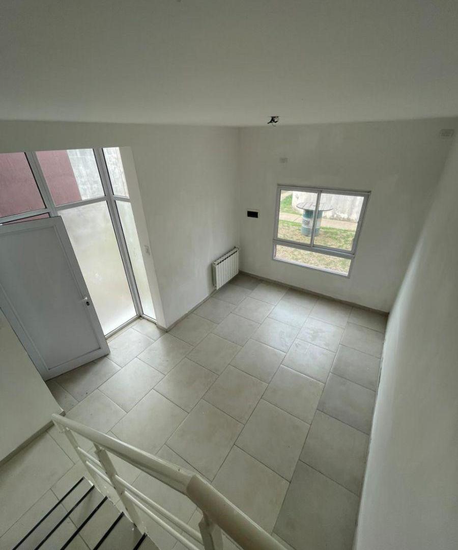 Foto de DÚPLEX DE 4 AMBIENTES EN ALQUILER CON COCHERA, imagen 1