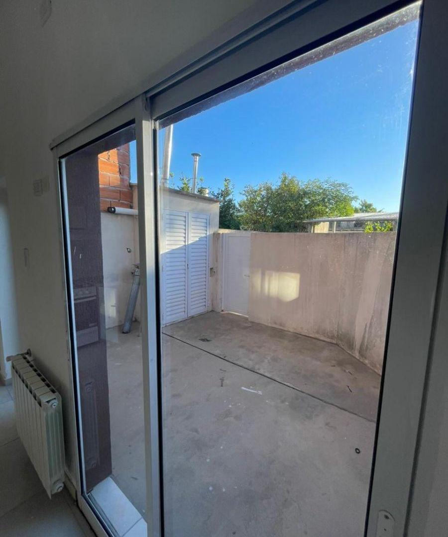 Foto de DÚPLEX DE 4 AMBIENTES EN ALQUILER CON COCHERA, imagen 4