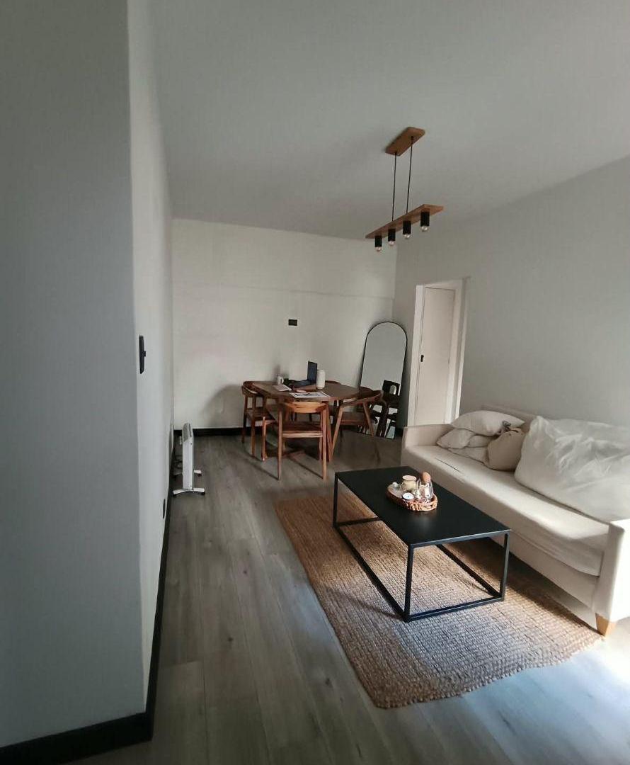 Foto de HERMOSO DEPARTAMENTO DE 2 AMBIENTES AL CFTE RECICLADO A NUEVO, TODO, imagen 2