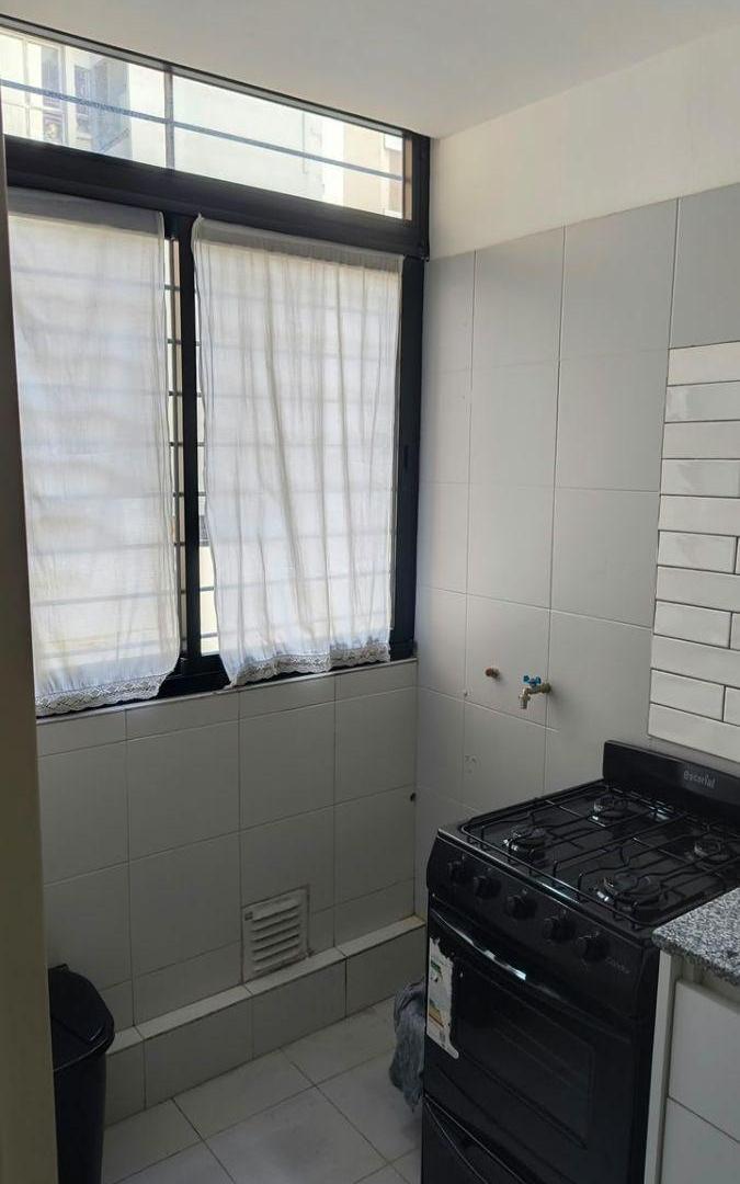 Foto de HERMOSO DEPARTAMENTO DE 2 AMBIENTES AL CFTE RECICLADO A NUEVO, TODO, imagen 5