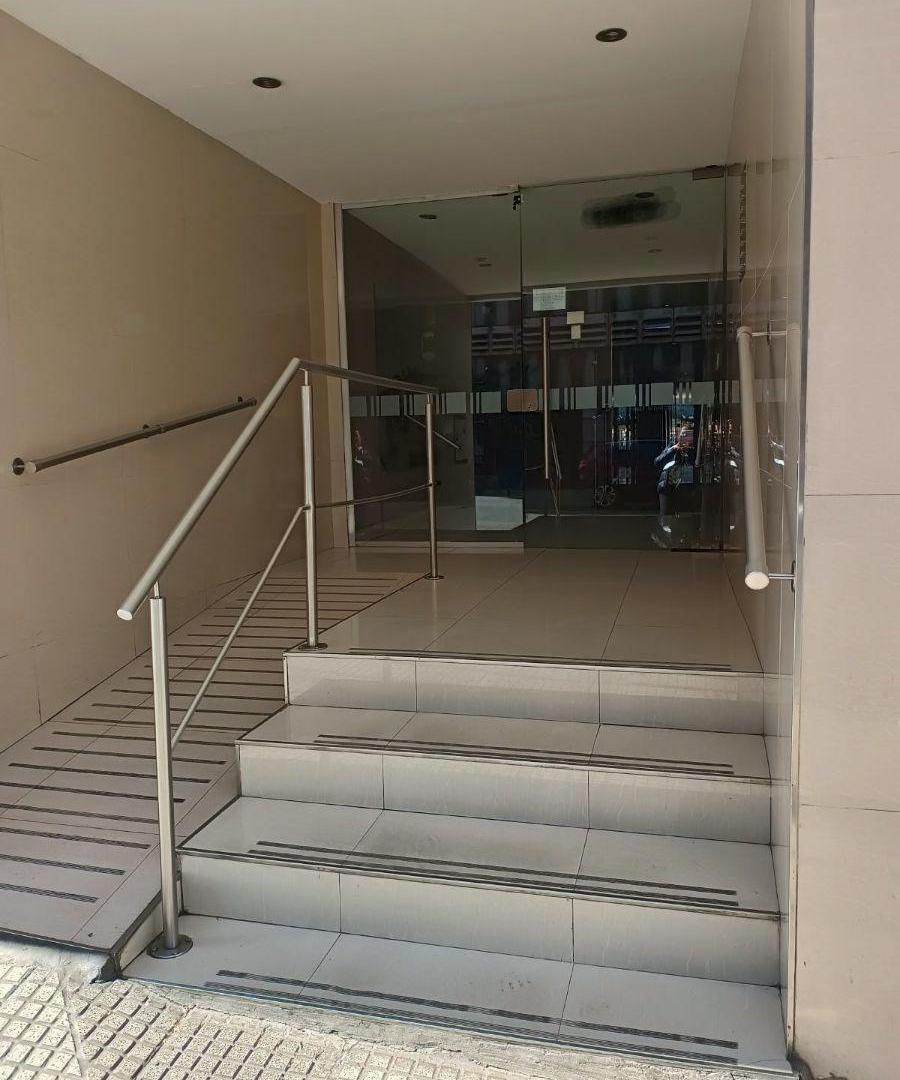 Foto de HERMOSO DEPARTAMENTO DE 2 AMBIENTES AL CFTE RECICLADO A NUEVO, TODO, imagen 1