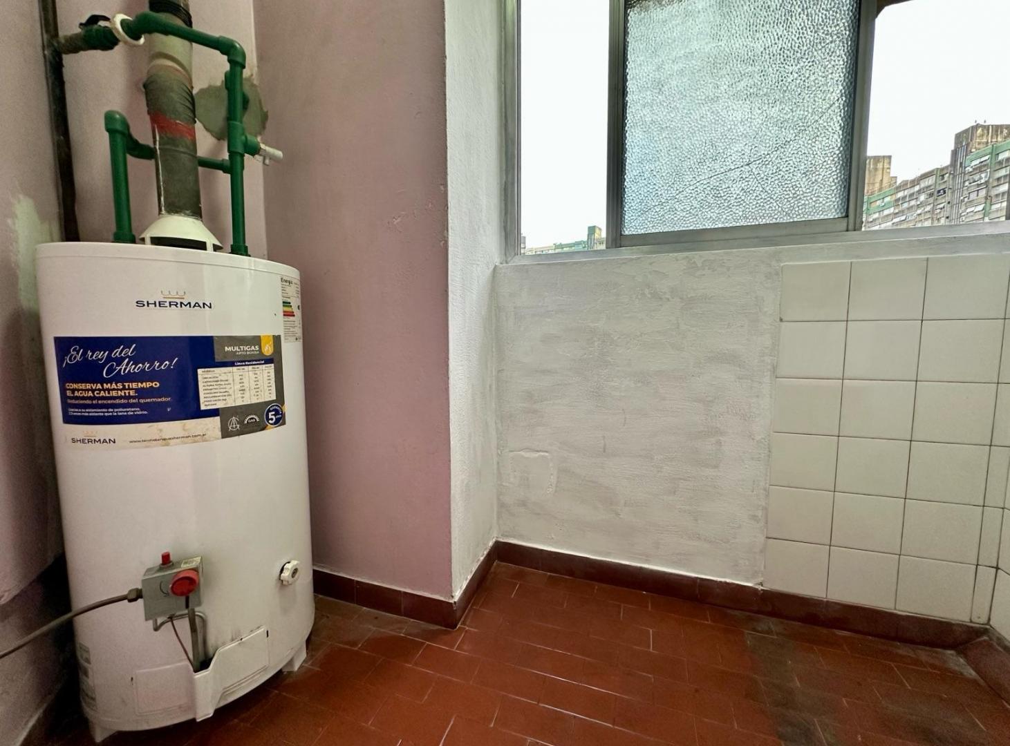 Foto de Alquiler departamento 3 ambientes con balcón - Lugano 1 y 2, imagen 4