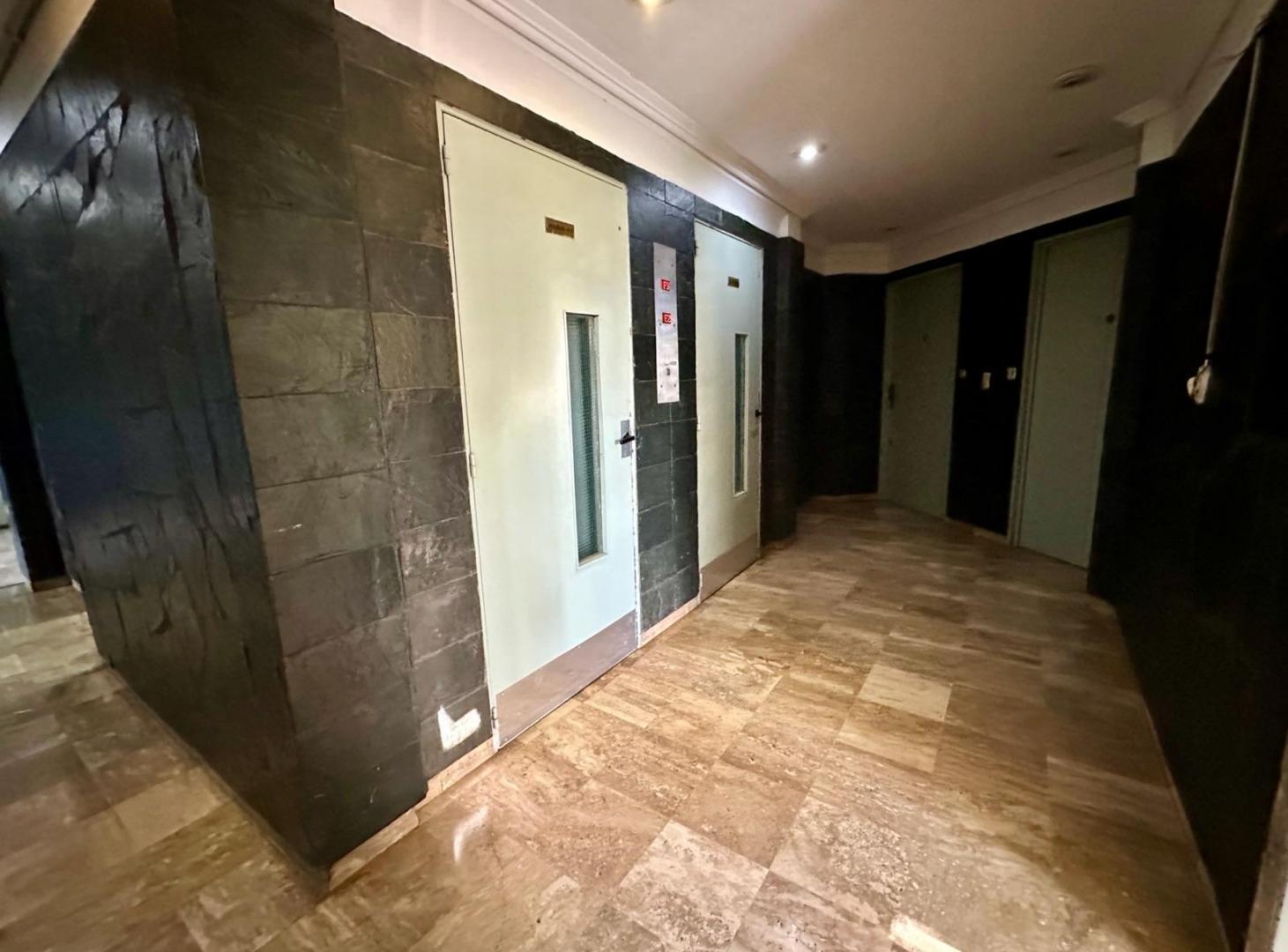 Foto de Alquiler departamento 3 ambientes con balcón - Lugano 1 y 2, imagen 1