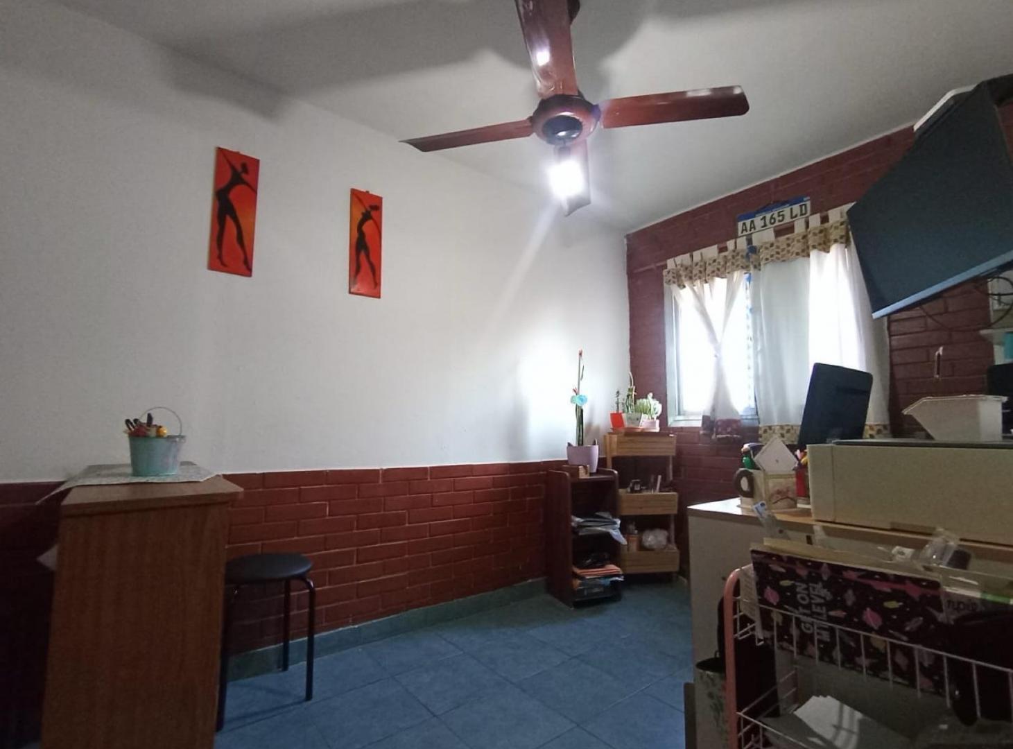 Foto de Alquiler 5 ambientes con patio cubierto - Barrio piedrabuena, imagen 4