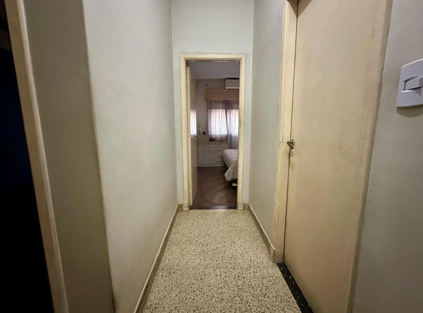 Foto de CASA EN VENTA 5 AMBIENTES CON COCHERA, PATIO, JARDÍN Y TERRAZA – VILLA, imagen 1