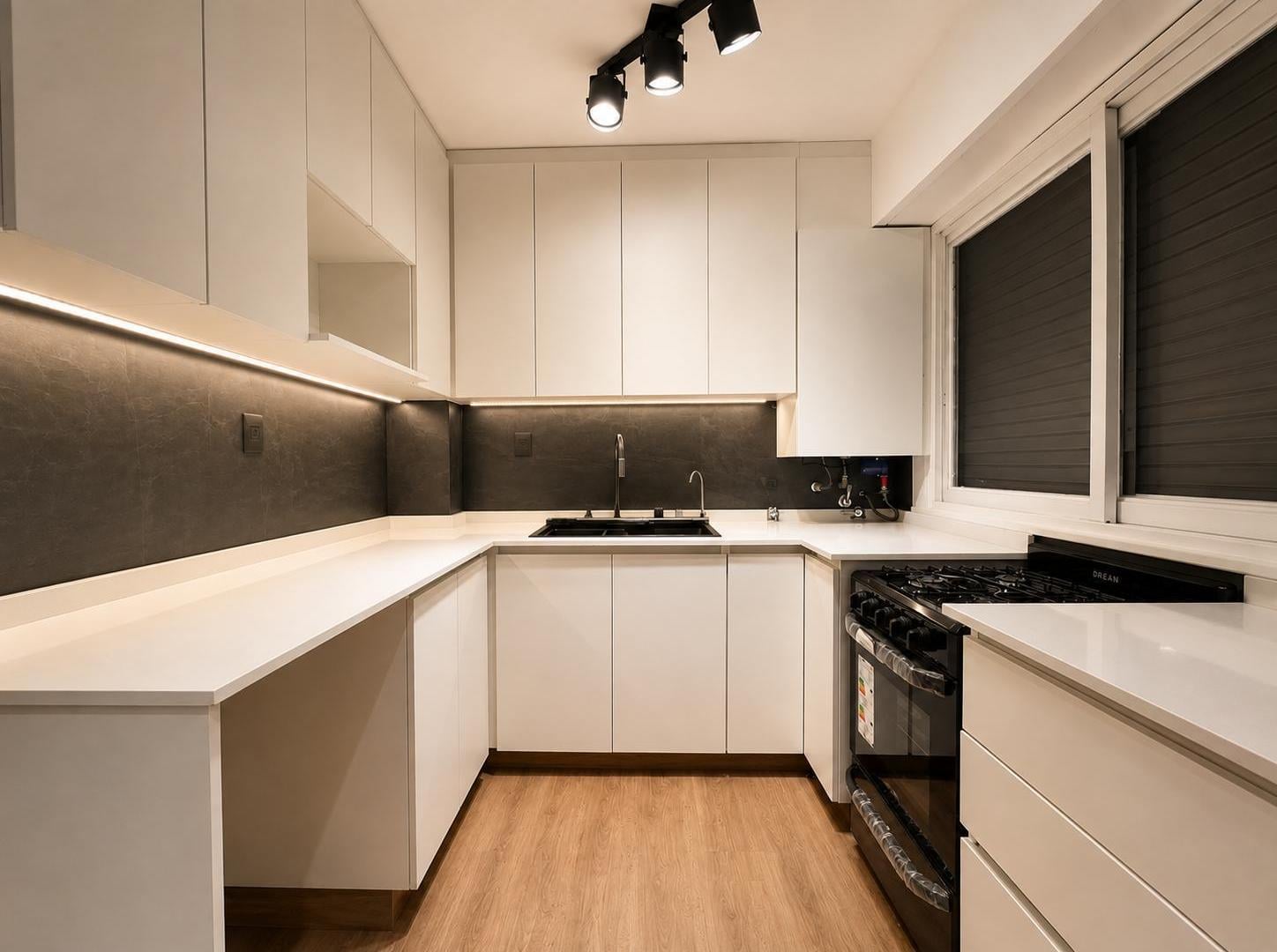 Foto de Departamento Refaccionado 4 ambientes Balcón 2 baños en Belgrano, imagen 4