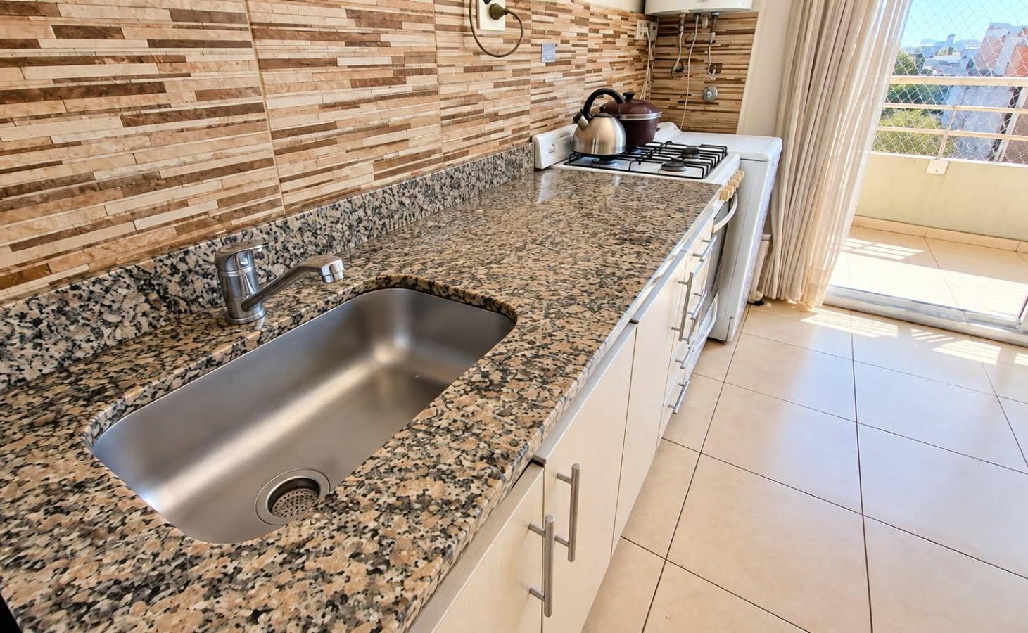 Foto de Venta monoambiente al frente con balcón divisible Liniers, imagen 3