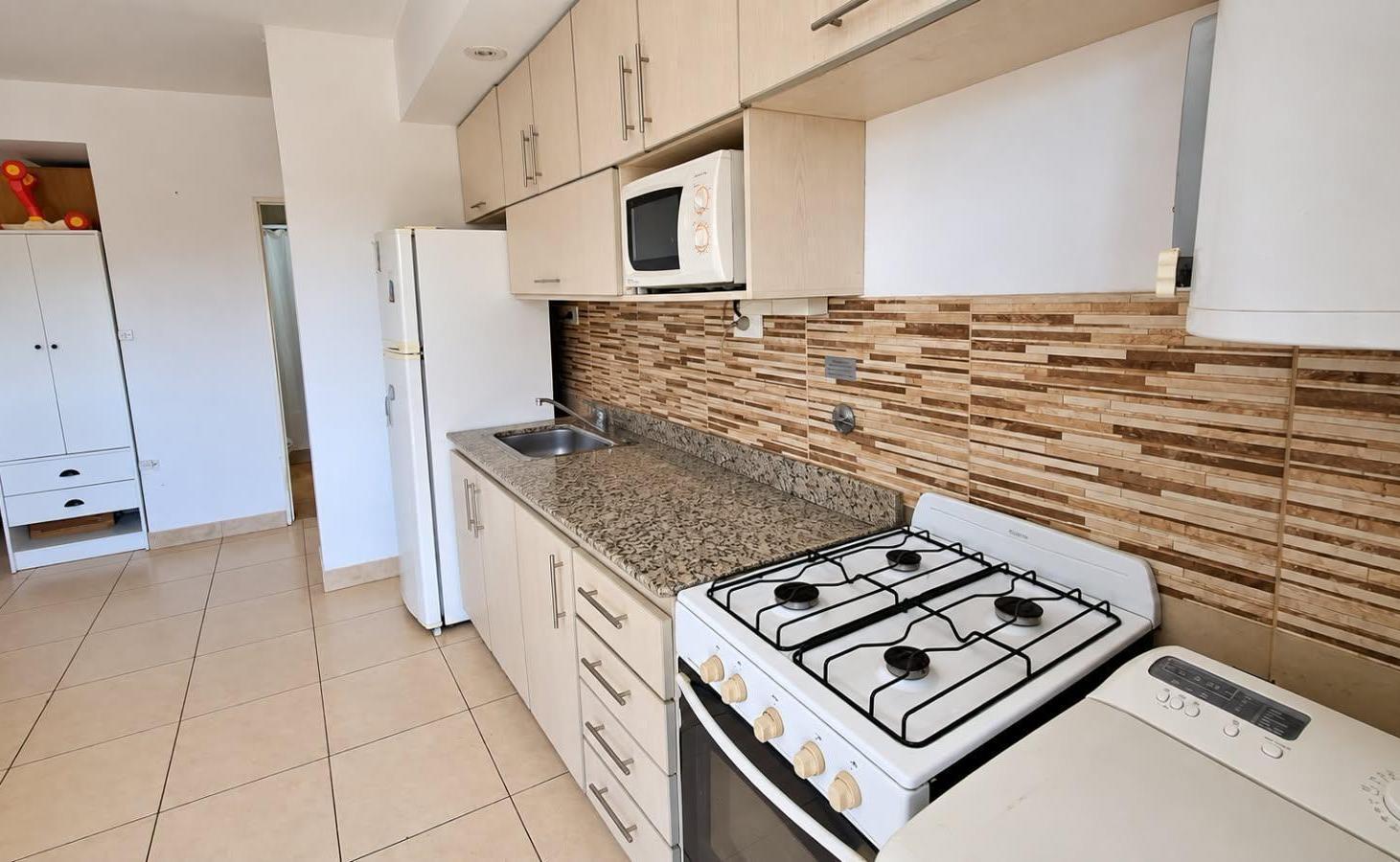 Foto de Venta monoambiente al frente con balcón divisible Liniers, imagen 2