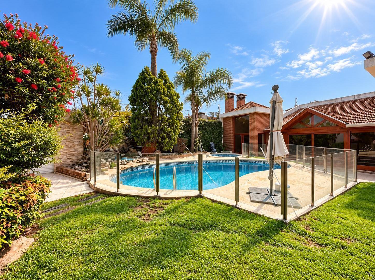 Foto de CASA RAMOS MEJÍA DOBLE LOTE PILETA, imagen 4
