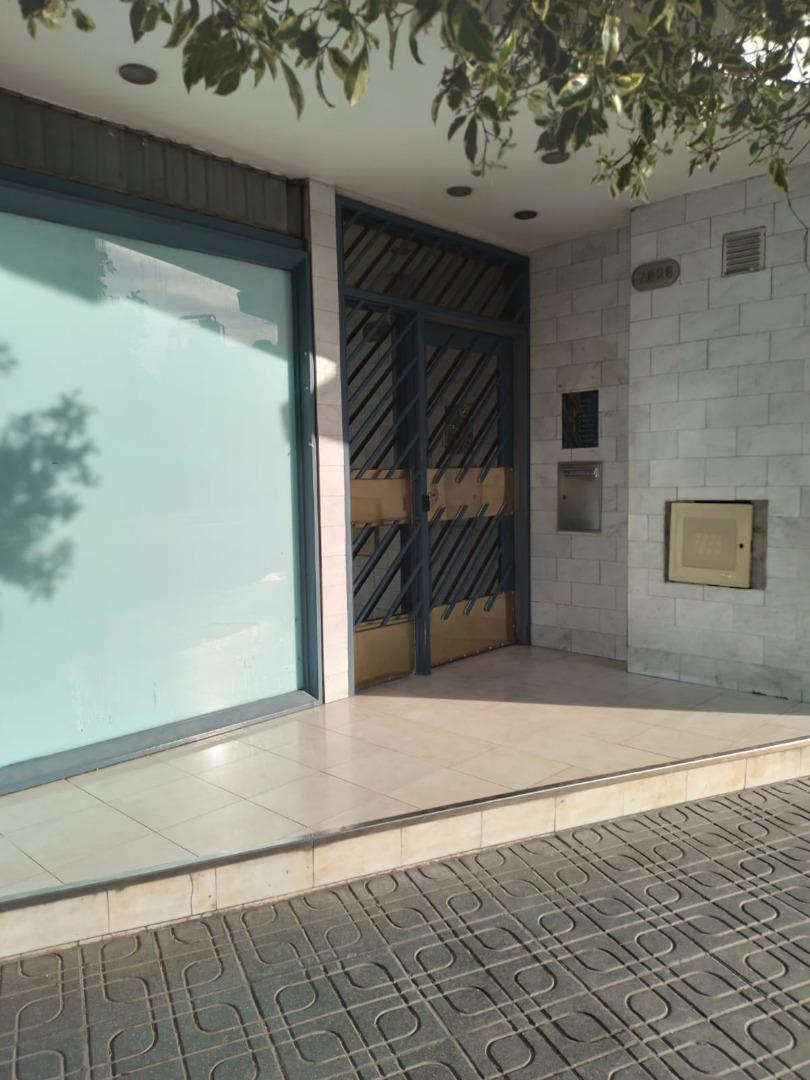 Foto de HERMOSO DEPARTAMENTO 2 AMBIENTES C/ PATIO Y LAVADERO, imagen 1