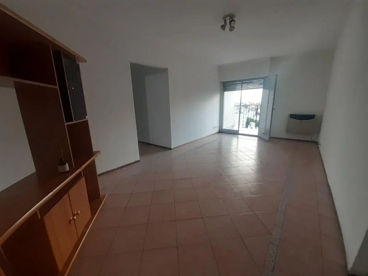 MUY LUMINOSO 4 AMBIENTES CON BALCÓN 1
