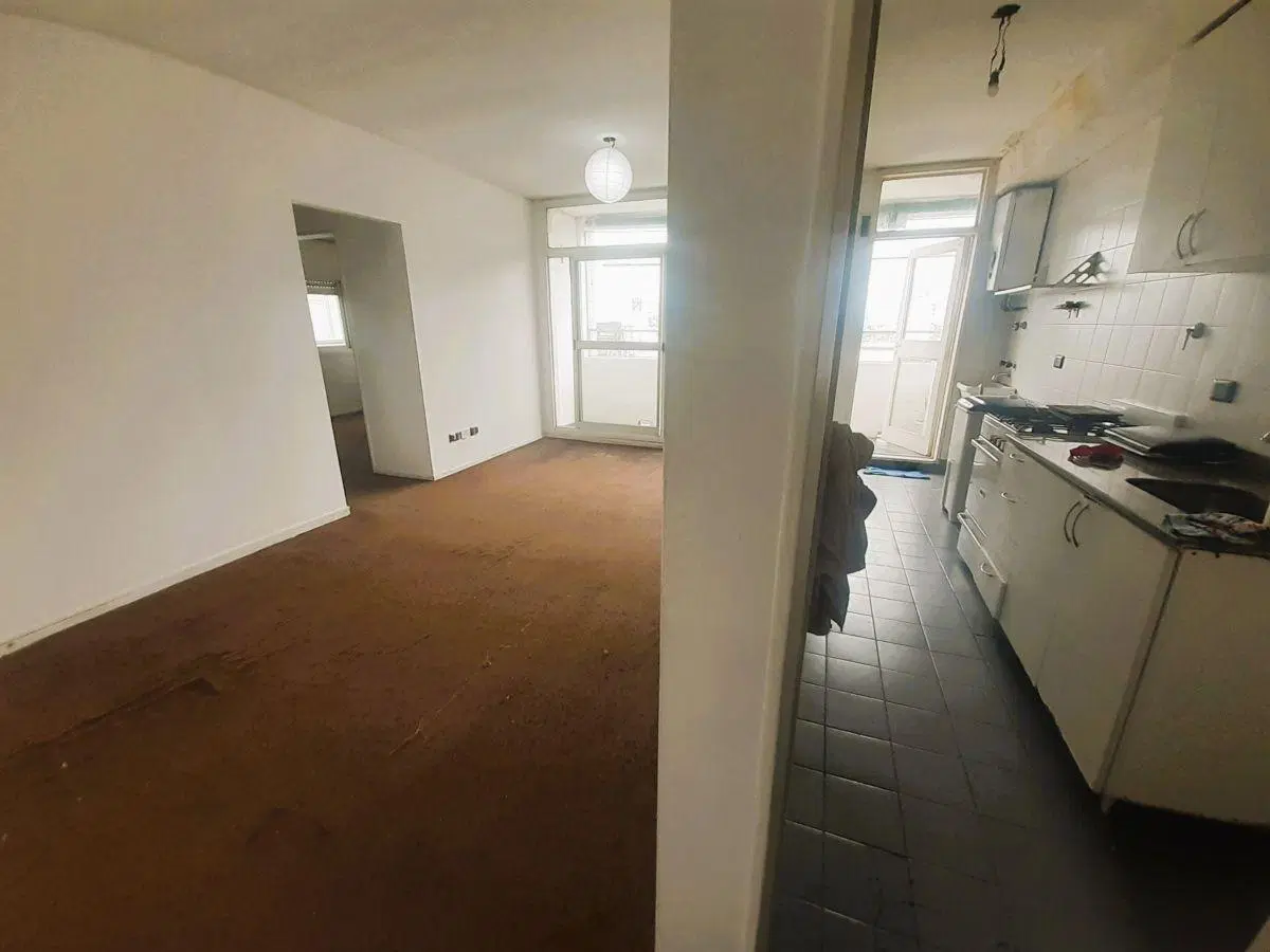MUY LUMINOSO DEPARTAMENTO 3 AMBIENTES CON COCHERA EN AVELLANEDA - TORRES PUEYRREDON 1