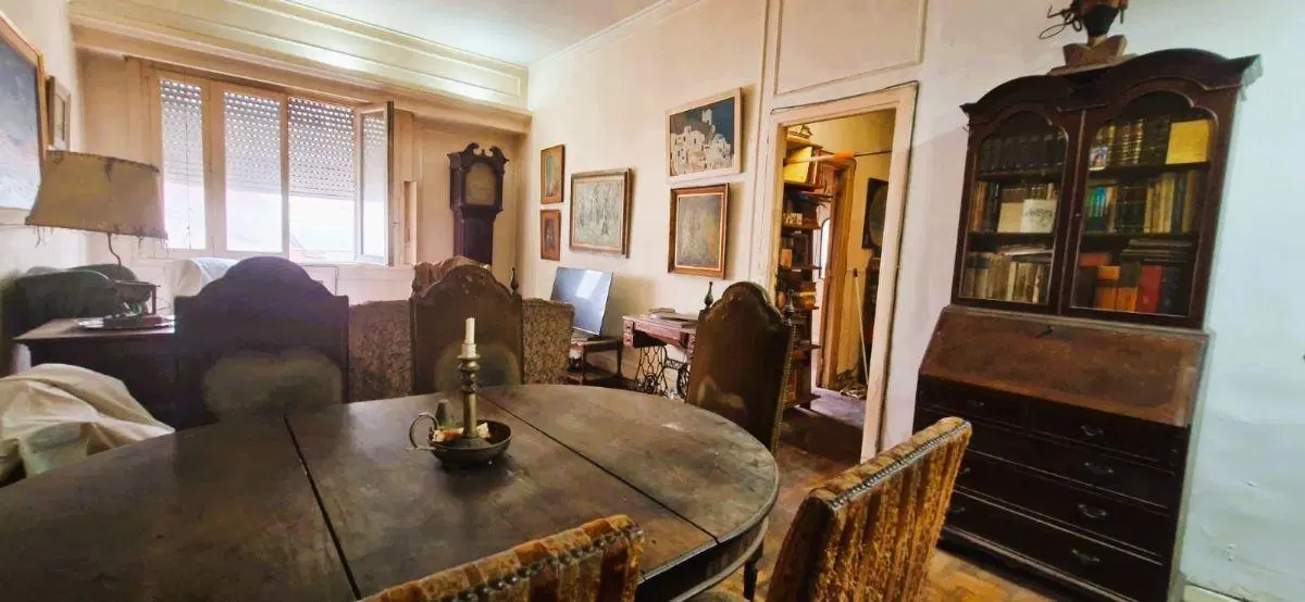 Se vende Departamento en Edificio De Categoría, 3 Amb. con Dependencia - Servicio 4