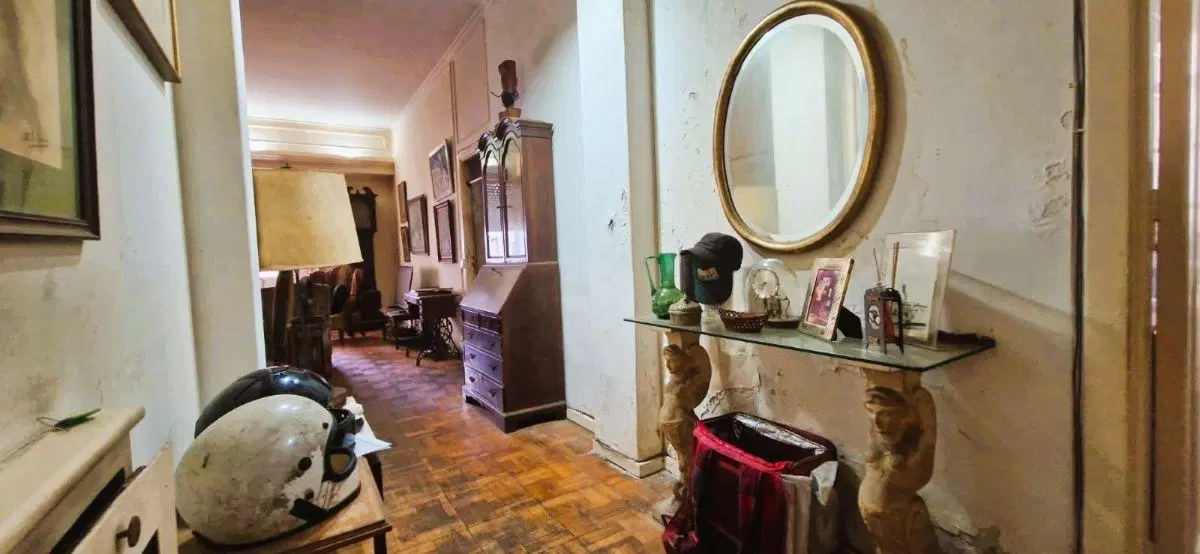 Se vende Departamento en Edificio De Categoría, 3 Amb. con Dependencia - Servicio 3