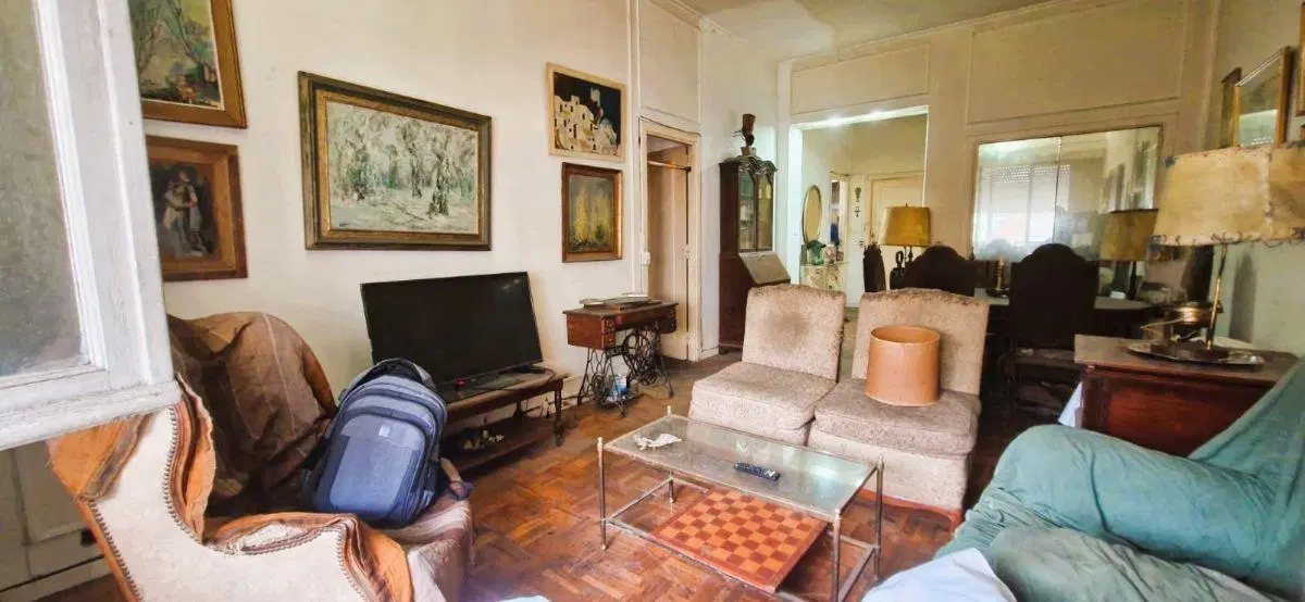Se vende Departamento en Edificio De Categoría, 3 Amb. con Dependencia - Servicio 5