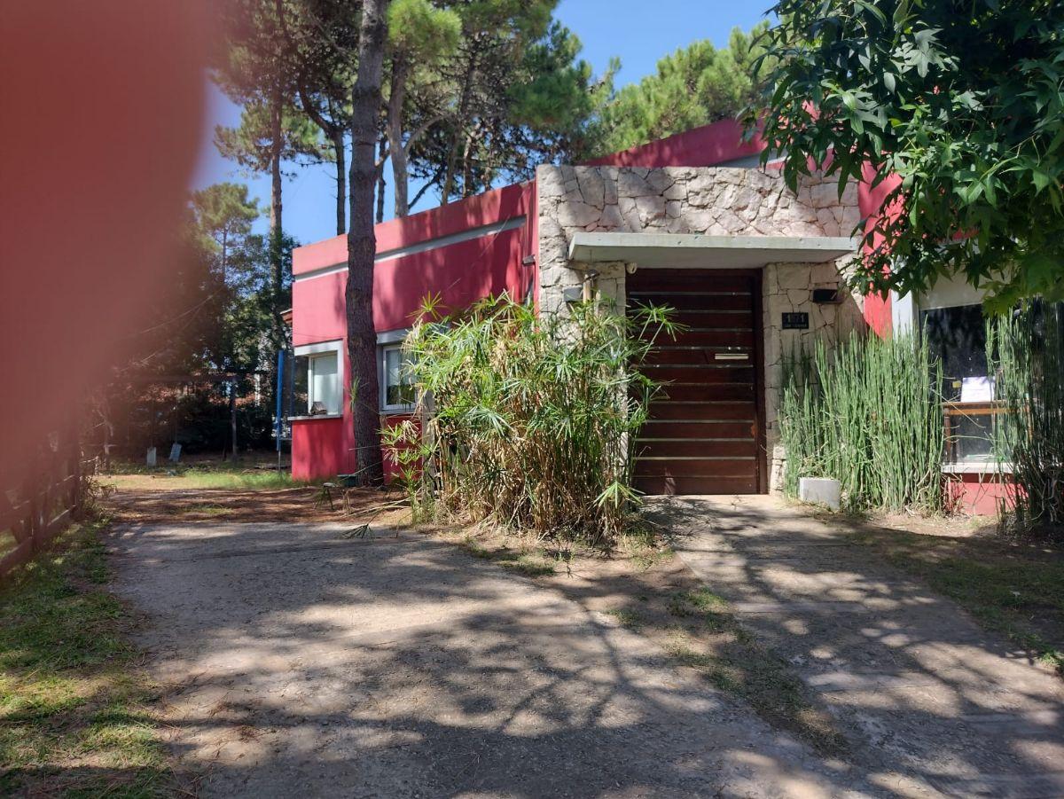Casa con 3 Dormitorios en Alquiler, 800 m² en Nayades I