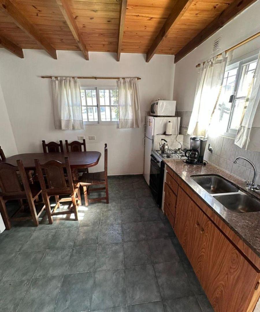 Foto de COMPLEJO TURÍSTICO A 20 M DEL MAR – 3 DÚPLEX + CASA – PILETA Y SERVICIOS, imagen 3