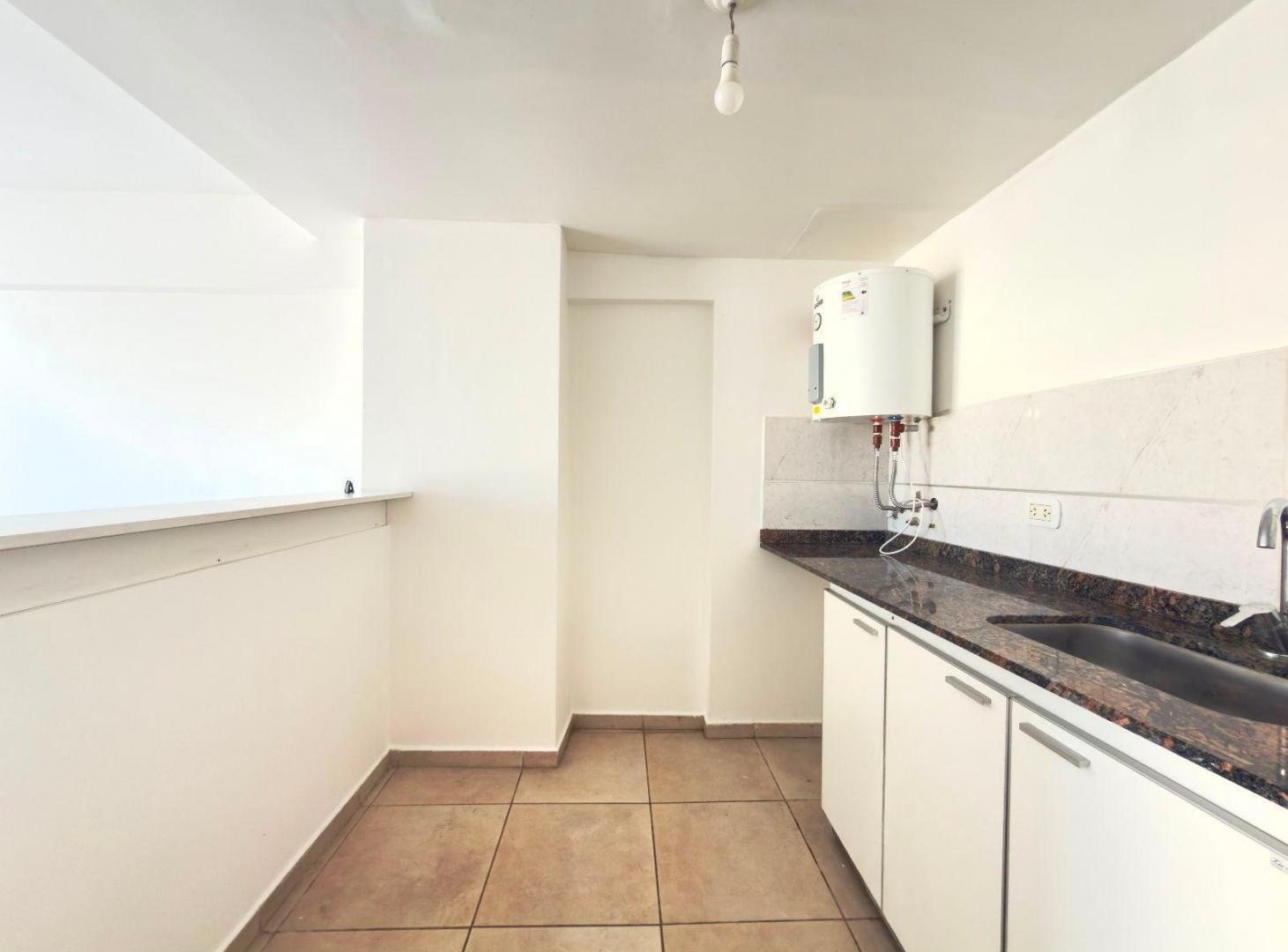 Foto de VENTA DEPARTAMENTO 2 DORM ALTO ALBERDI BALCON, imagen 5