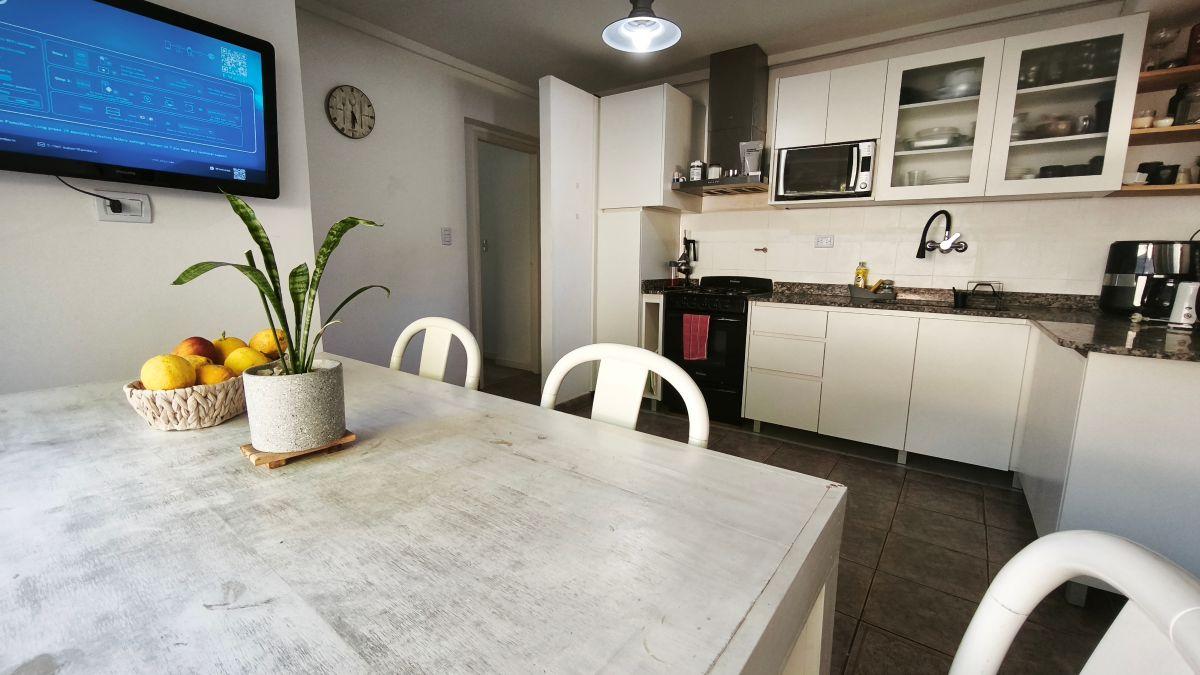 Foto de Permuta o Venta - Chalet 4 amb con pileta y parque - Constitucion, imagen 2