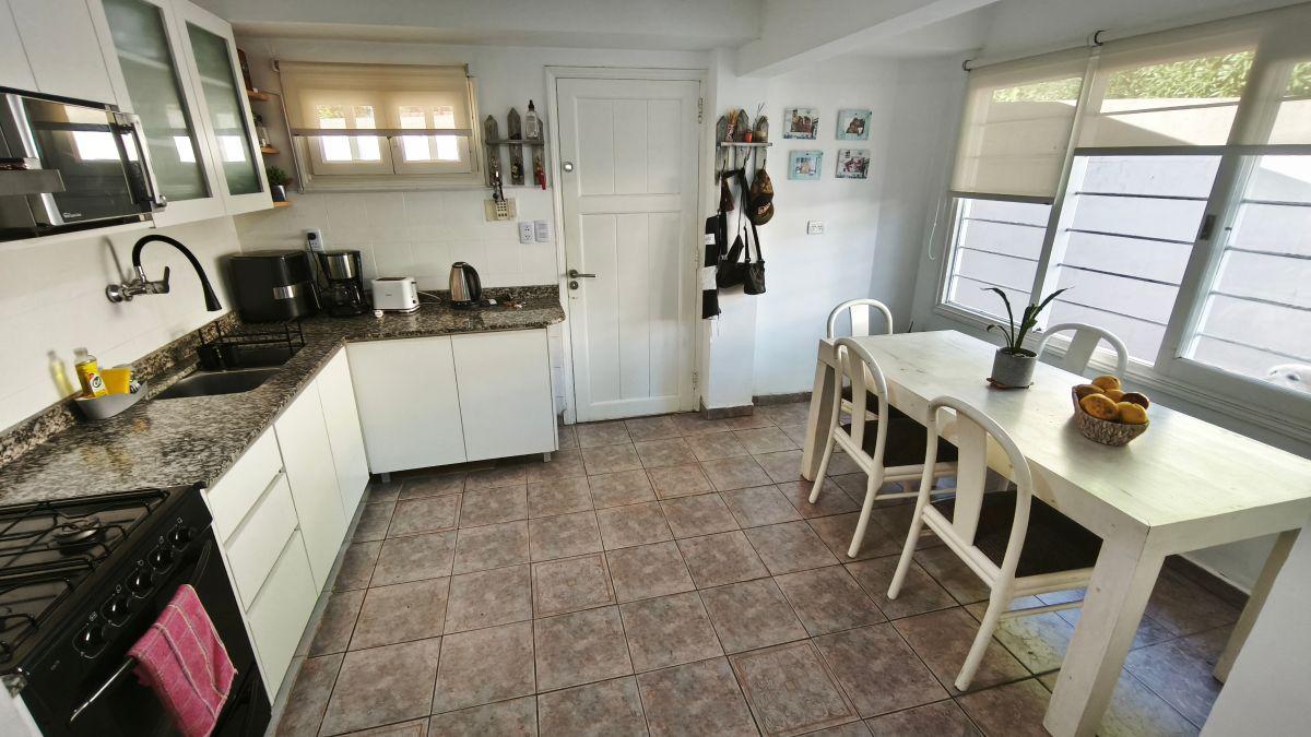 Foto de Permuta o Venta - Chalet 4 amb con pileta y parque - Constitucion, imagen 4
