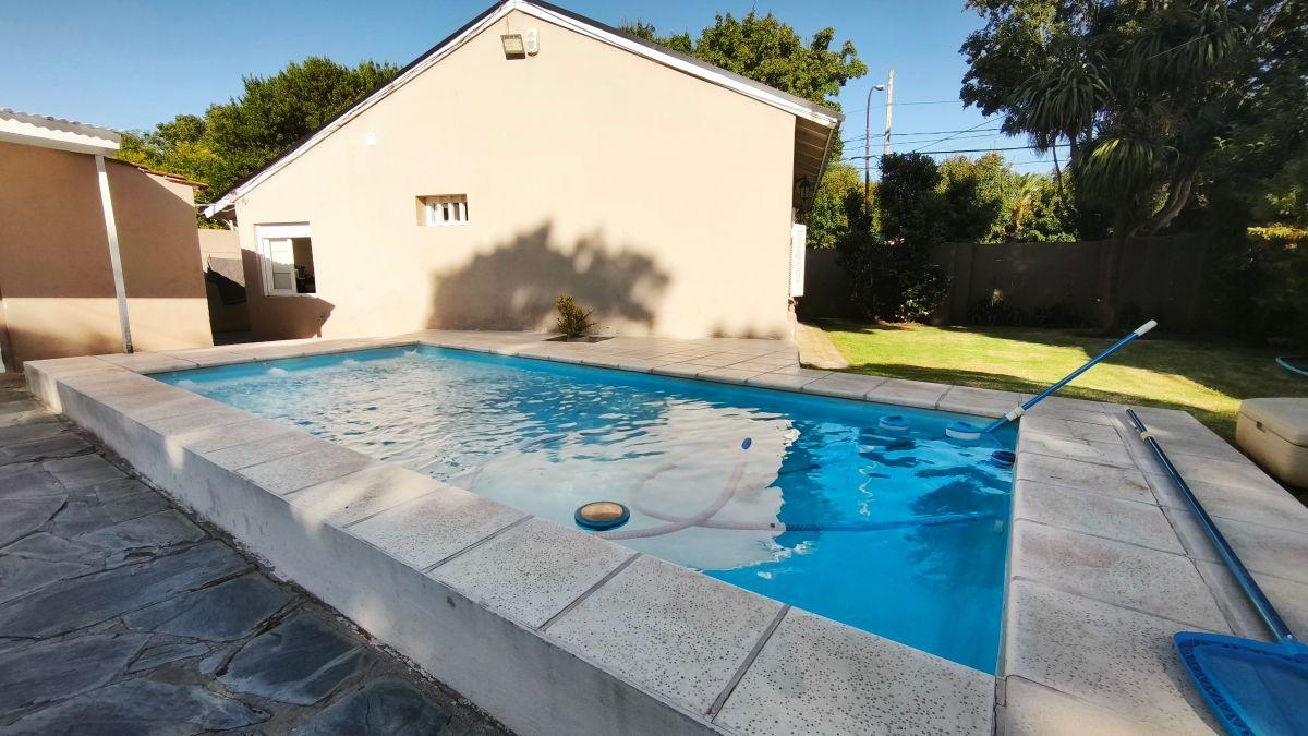 Permuta o Venta - Chalet 4 amb con pileta y parque - Constitucion