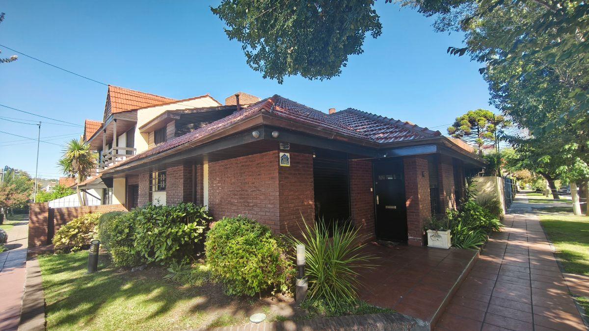 Chalet 5 amb con quincho y patio - San Carlos