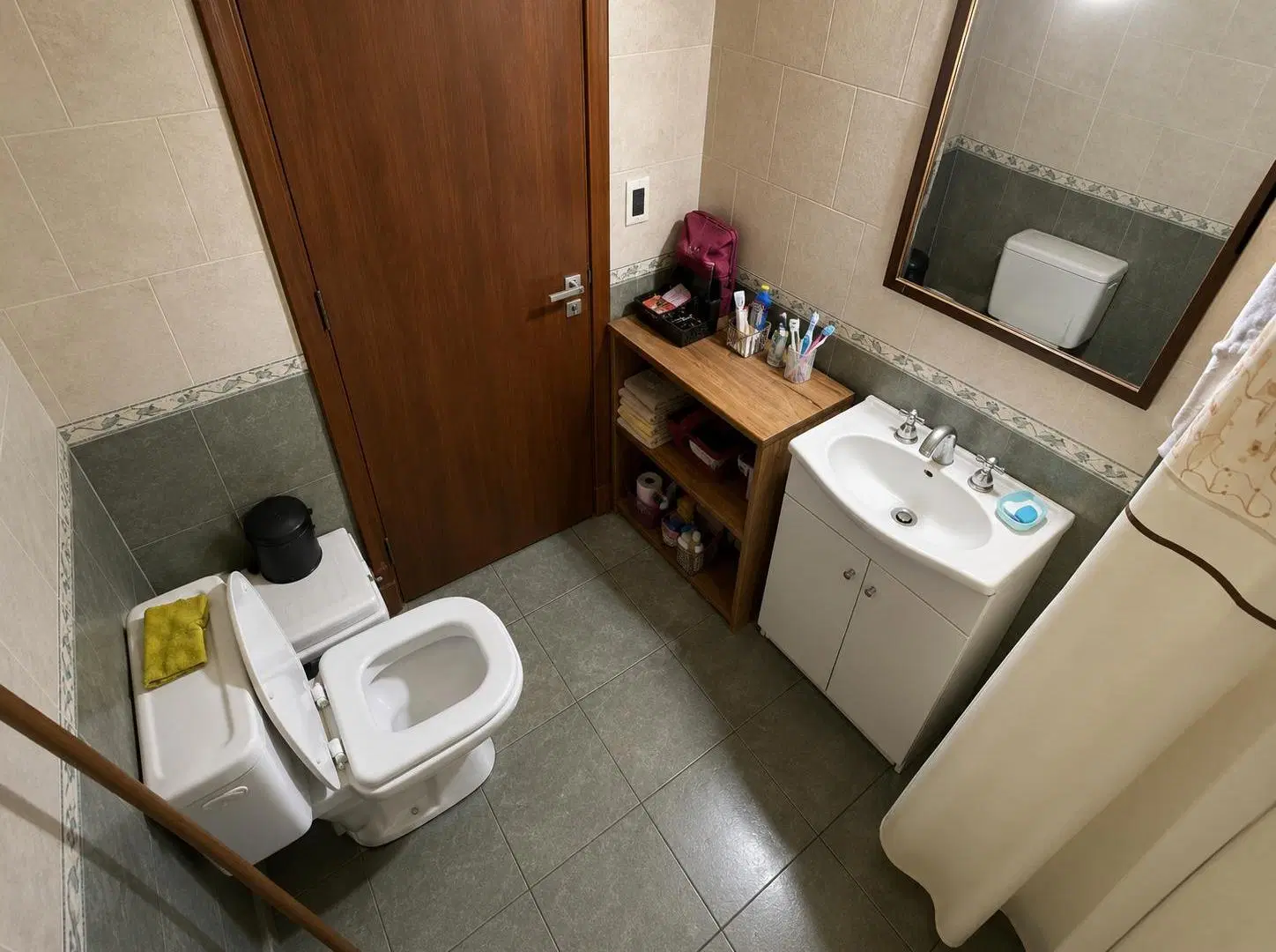 PH 2 ambientes, segundo piso por escalera. Barrio Villa Primera. 1