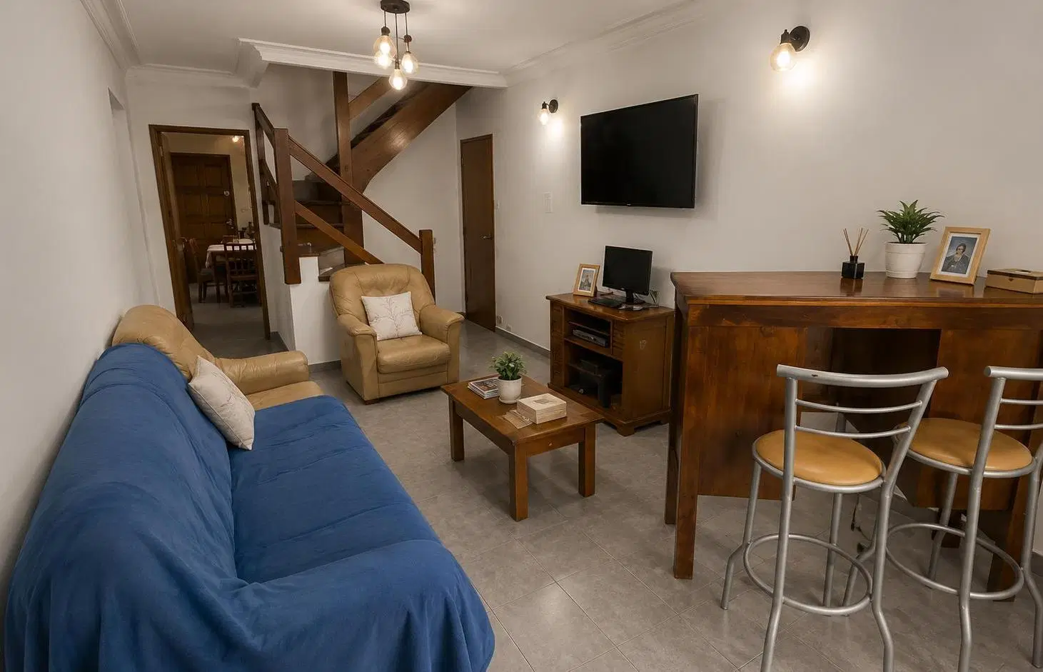 VENTA CASA 3 AMBIENTES CON GARAGE Y PARQUE. HERNANDARIAS AL 5800, BARRIO LAS AVENIDAS 3