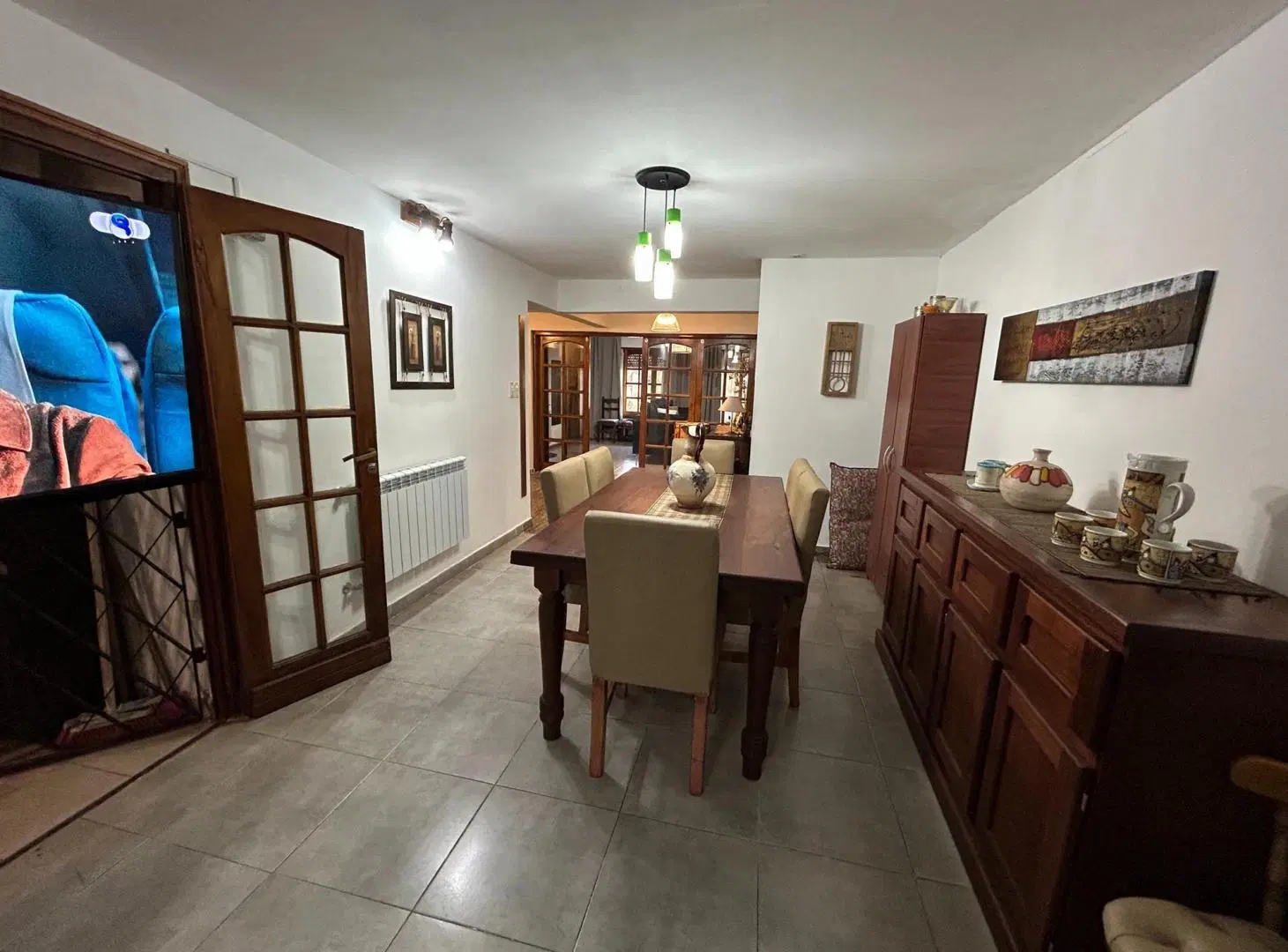 Venta casa de 3 ambientes mas 2 departamentos de dos ambientes.Barrio Constitucion 5