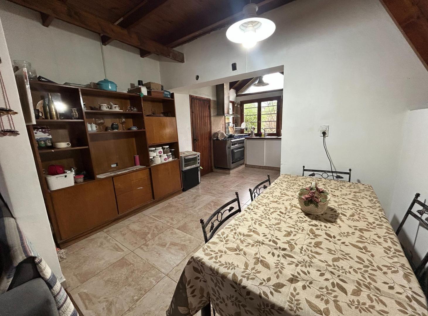Foto de Chalet 4 ambientes en dos plantas, con parque, quincho y cochera, imagen 5