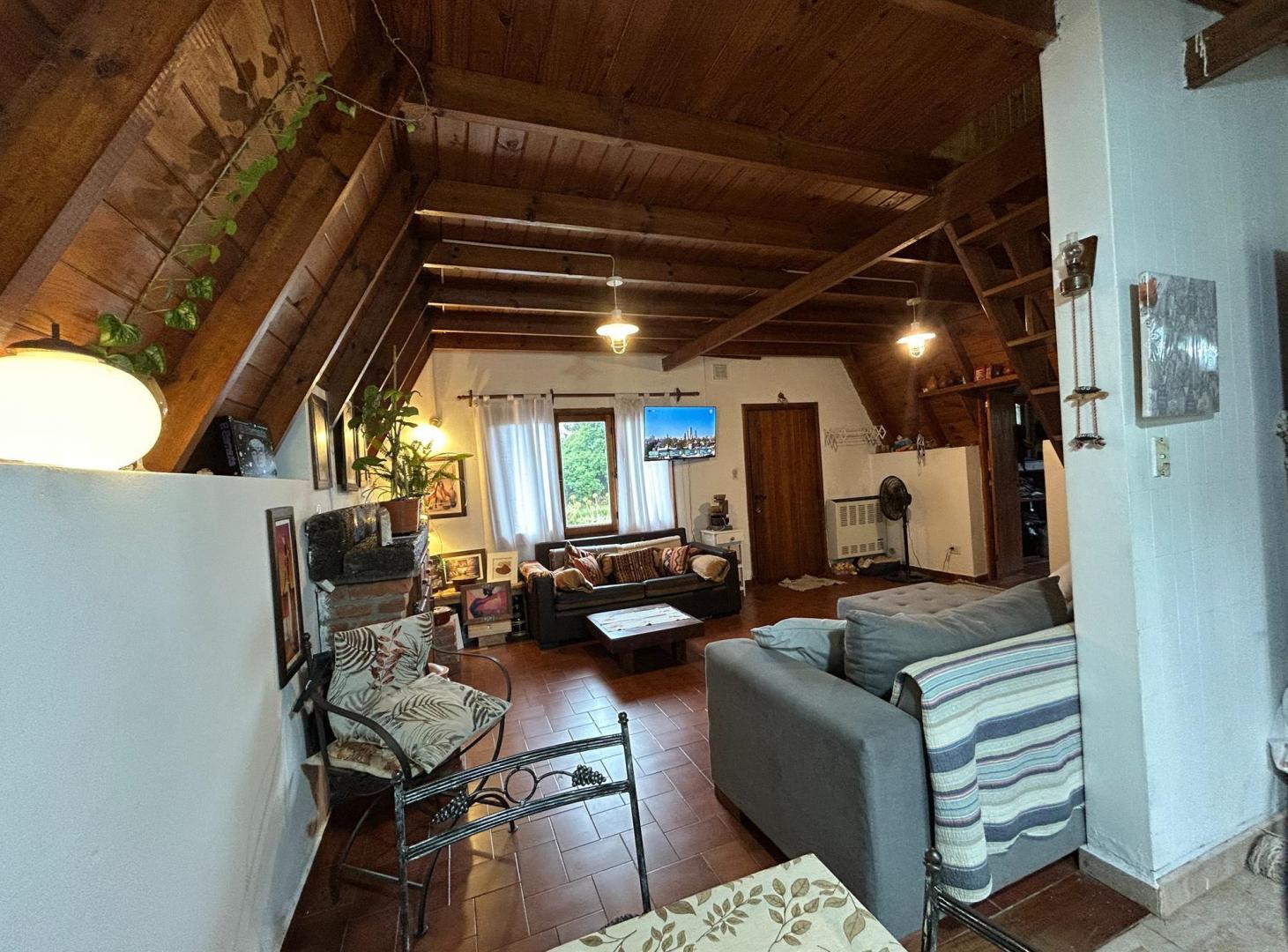 Foto de Chalet 4 ambientes en dos plantas, con parque, quincho y cochera, imagen 3