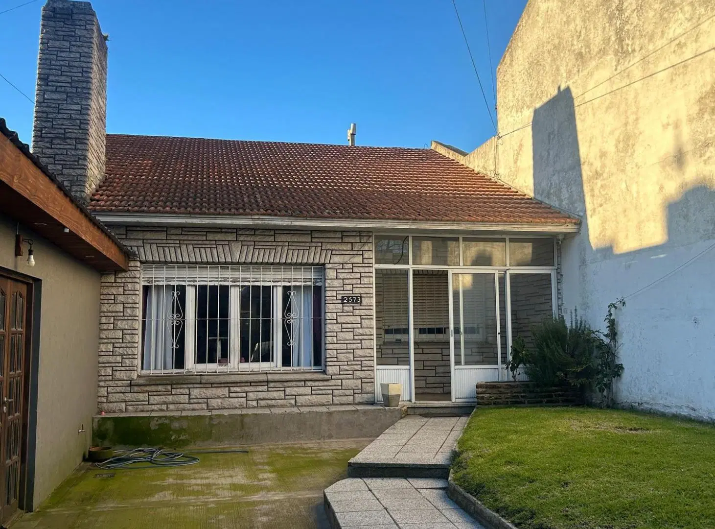 Chalet 3 amb con quincho - Barrio Chauvin 1