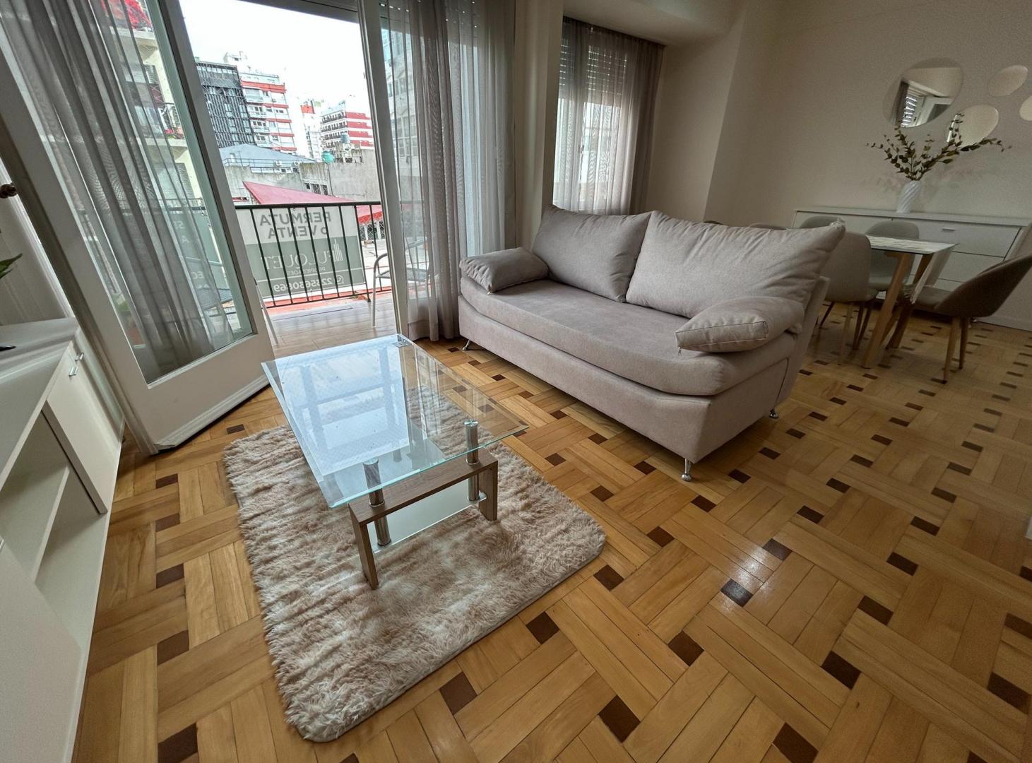 Foto de Departamento semipiso 4 ambientes con balcón al frente.Centro, imagen 1