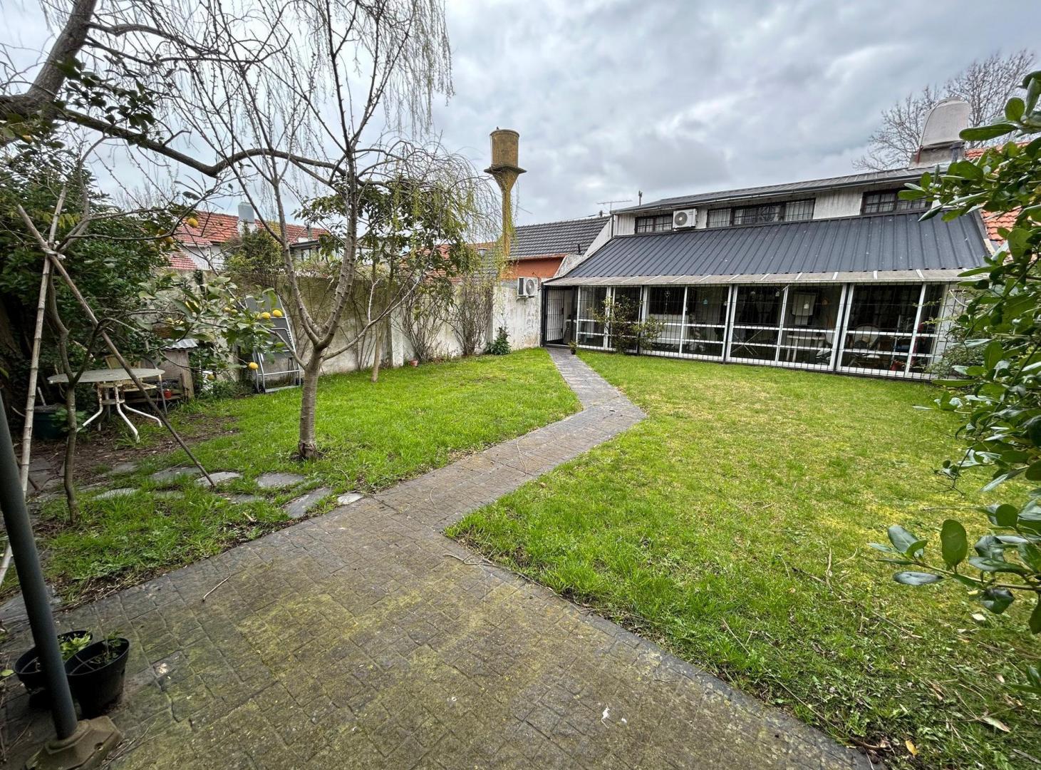 Foto de VENTA CASA 5 AMBIENTES. ZONA PARQUE LURO, imagen 4