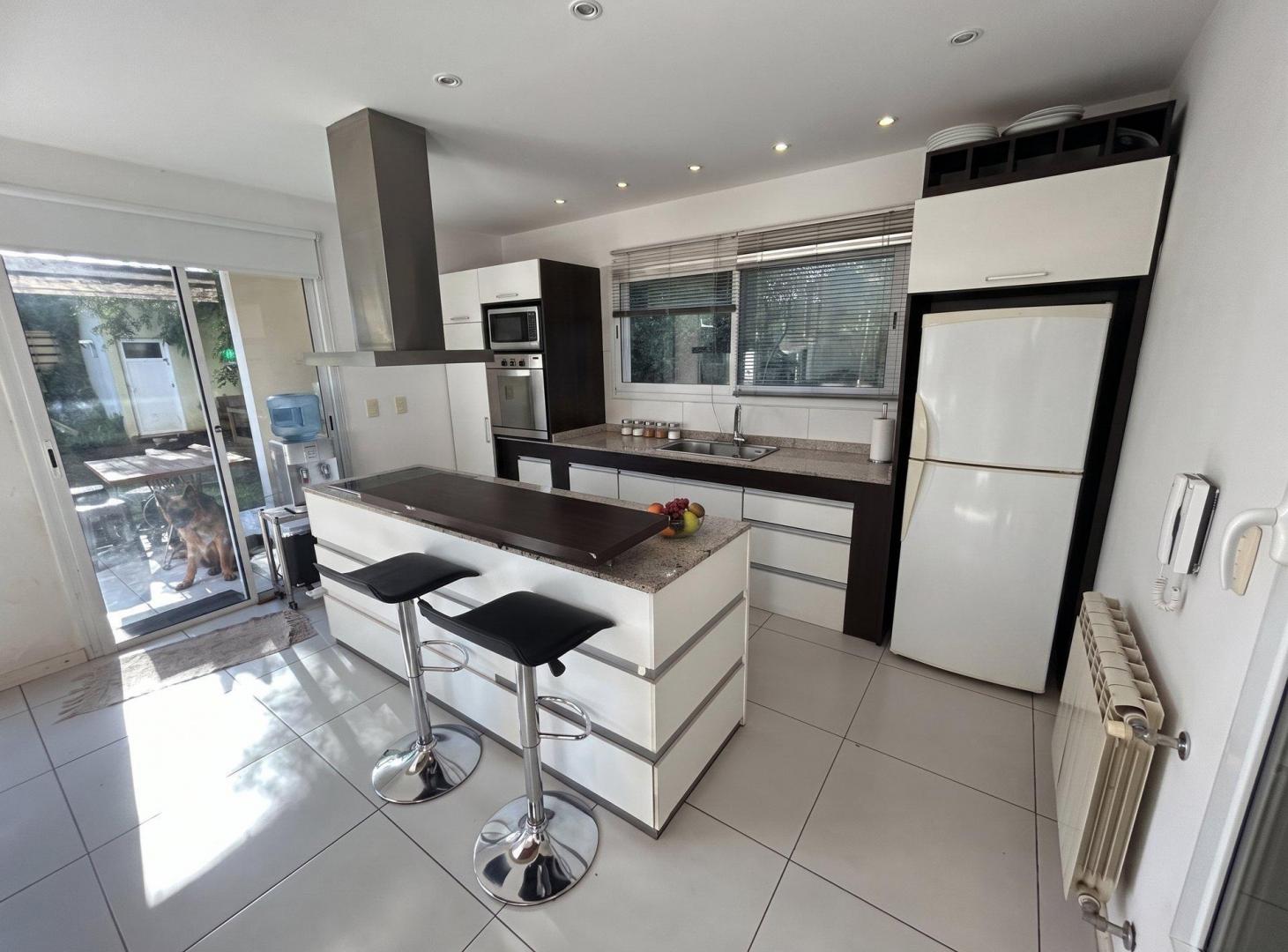 Foto de Chalet 5 amb en Bosque Peralta Ramos, imagen 3
