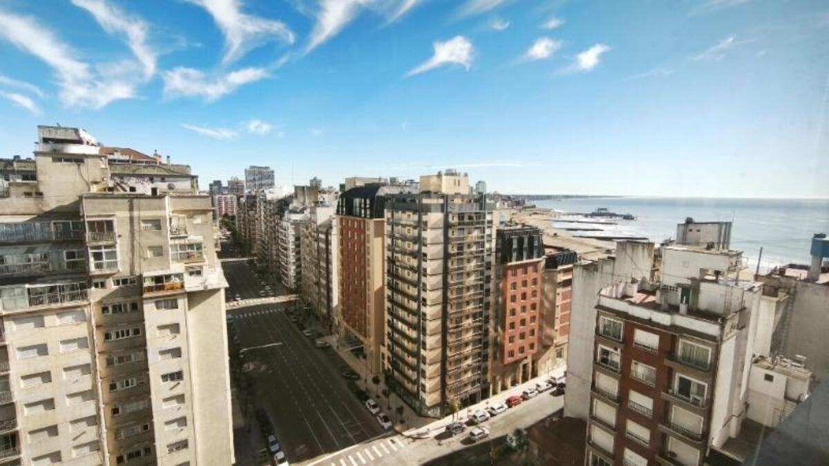 Foto de Departamento 3 amb con cochera - Edificio Palacio Cosmos, imagen 2