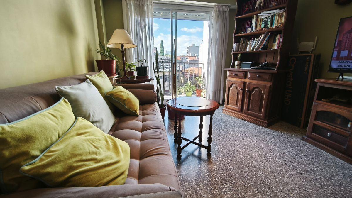Foto de Departamento 3 ambientes con balcon al frente - Zona Aldrey, imagen 1