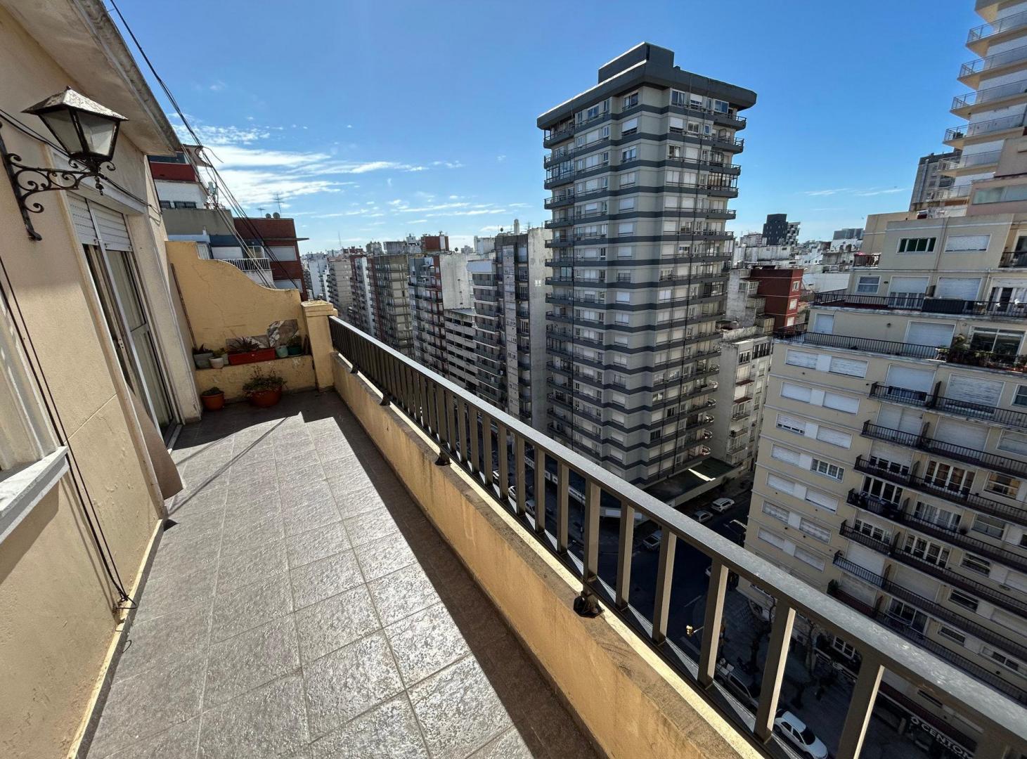 Foto de Piso 5 ambientes con balcón terraza - Plaza Colón, imagen 1