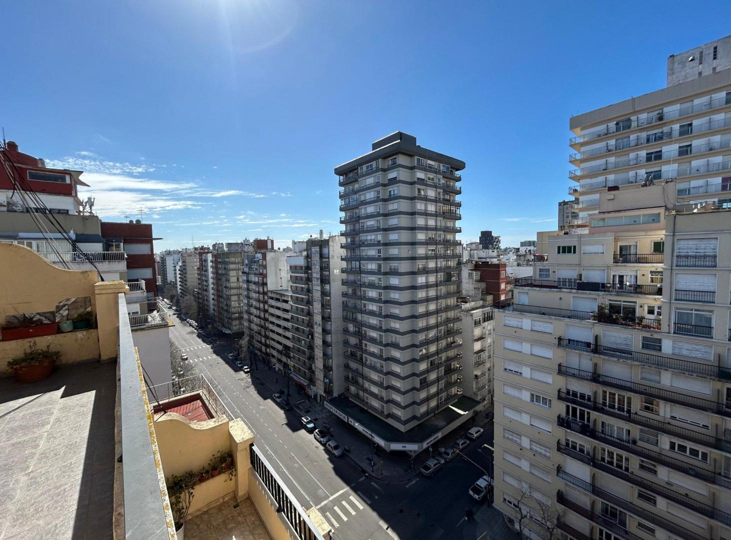 Foto de Piso 5 ambientes con balcón terraza - Plaza Colón, imagen 2